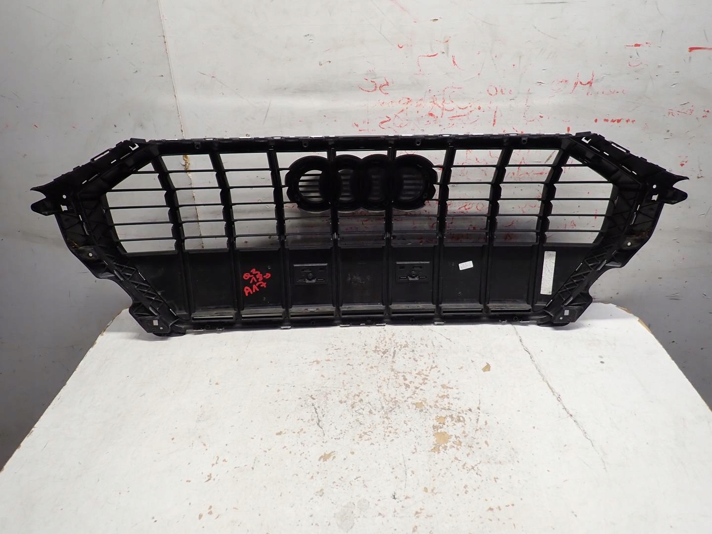 Grill AUDI Q3 II 2018- 83A853651