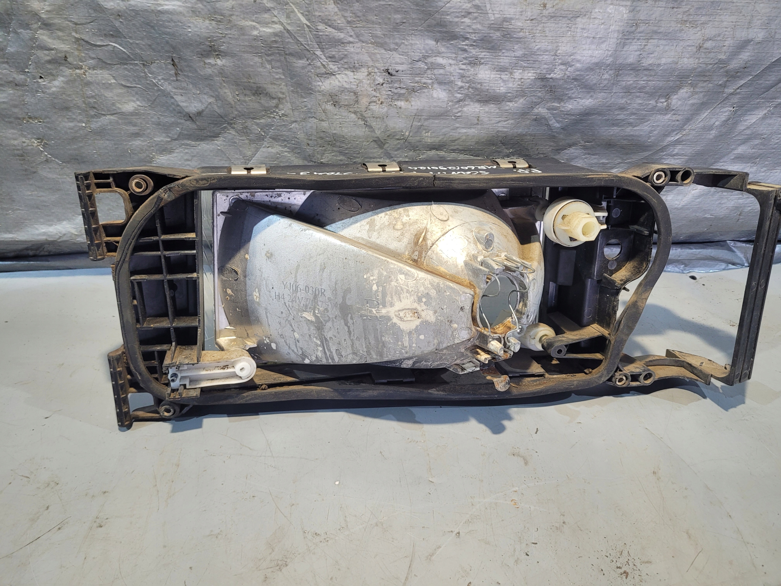 Feux phare Droite Avant SCANIA 4 P114 01r.