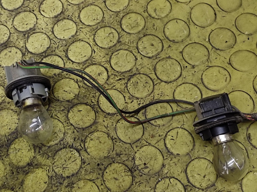 SUBARU JUSTY G3X licht links heck