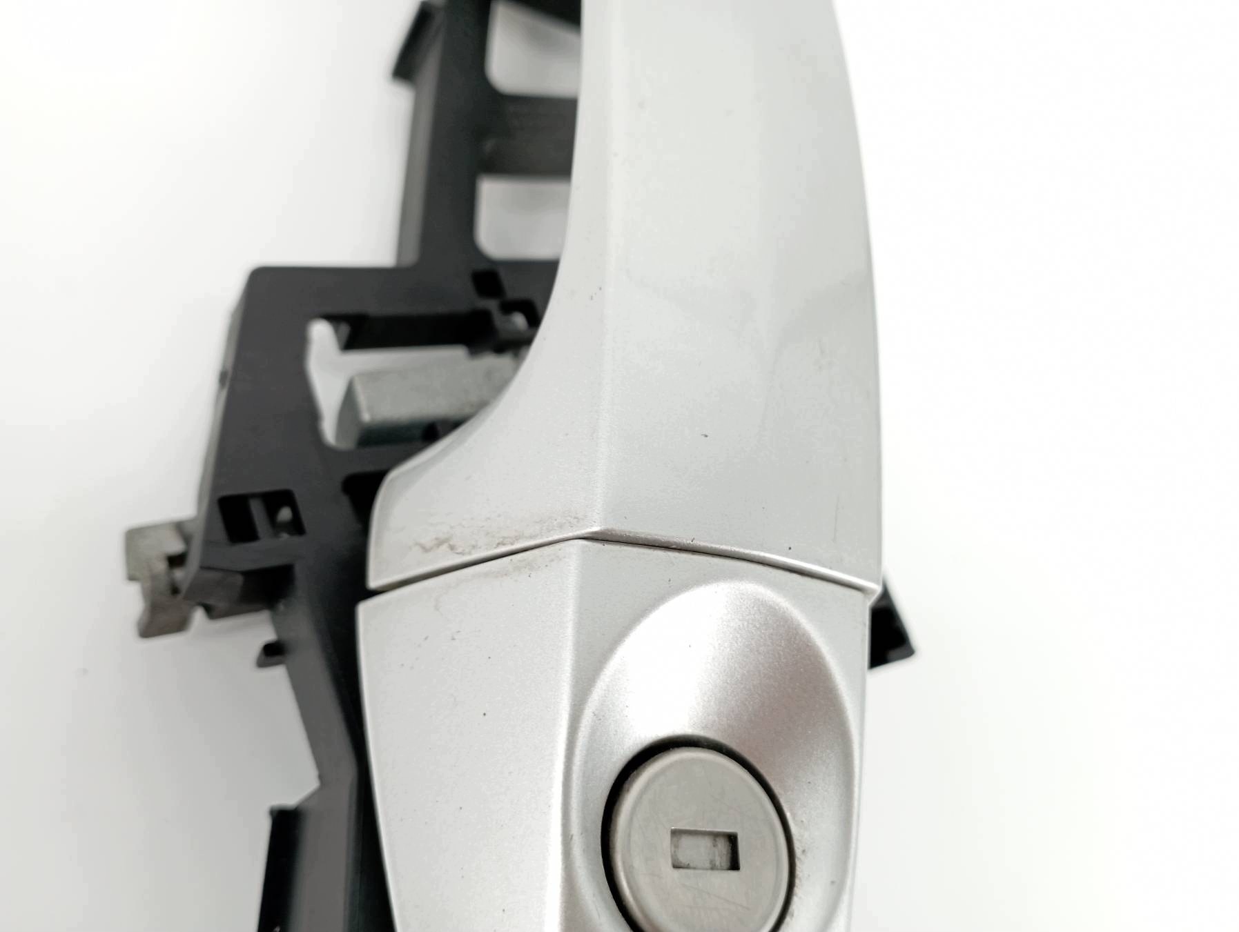 handle exterior left front 76 Ford Fiesta Mk7 (2008-2016)