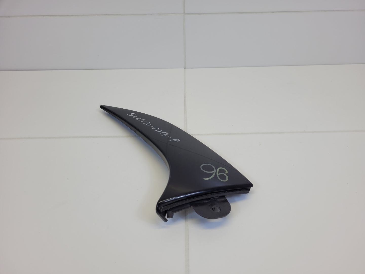 moulding windows rear part left side Alfa Romeo Stelvio 2017 LS395815