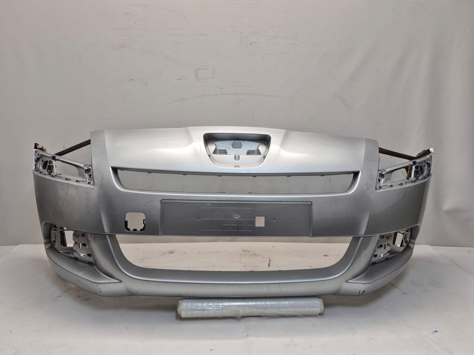 PEUGEOT 5008 and 1 09-13 bumper front front PDC
