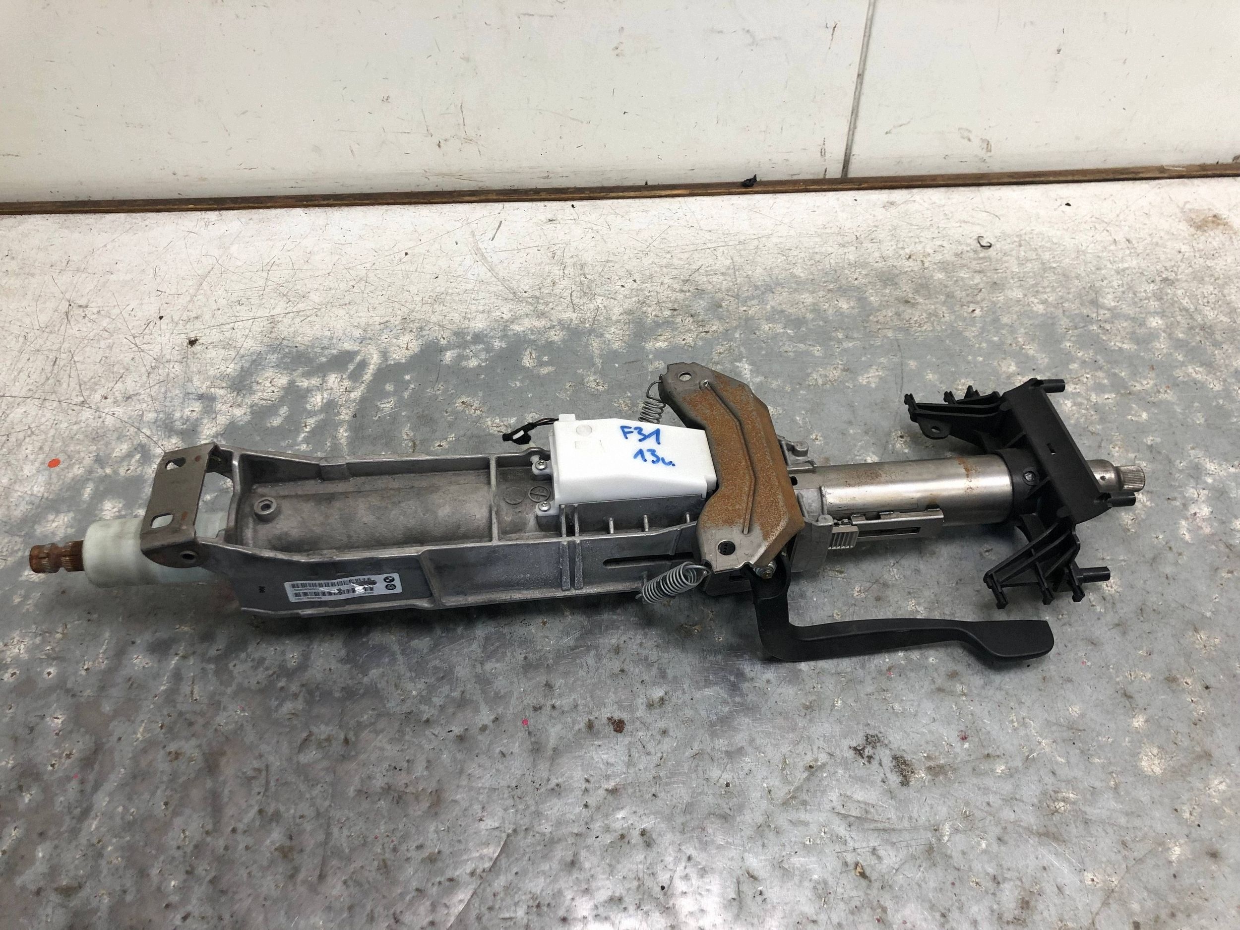steering wheel rod BMW F31 6858560