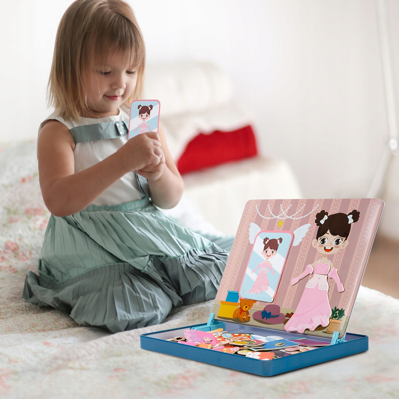 МАГНІТНИЙ ПАЗЛ MONTESSORI PUZZLE DRESSING A GIRL MATCHING Висота виробу 19 см