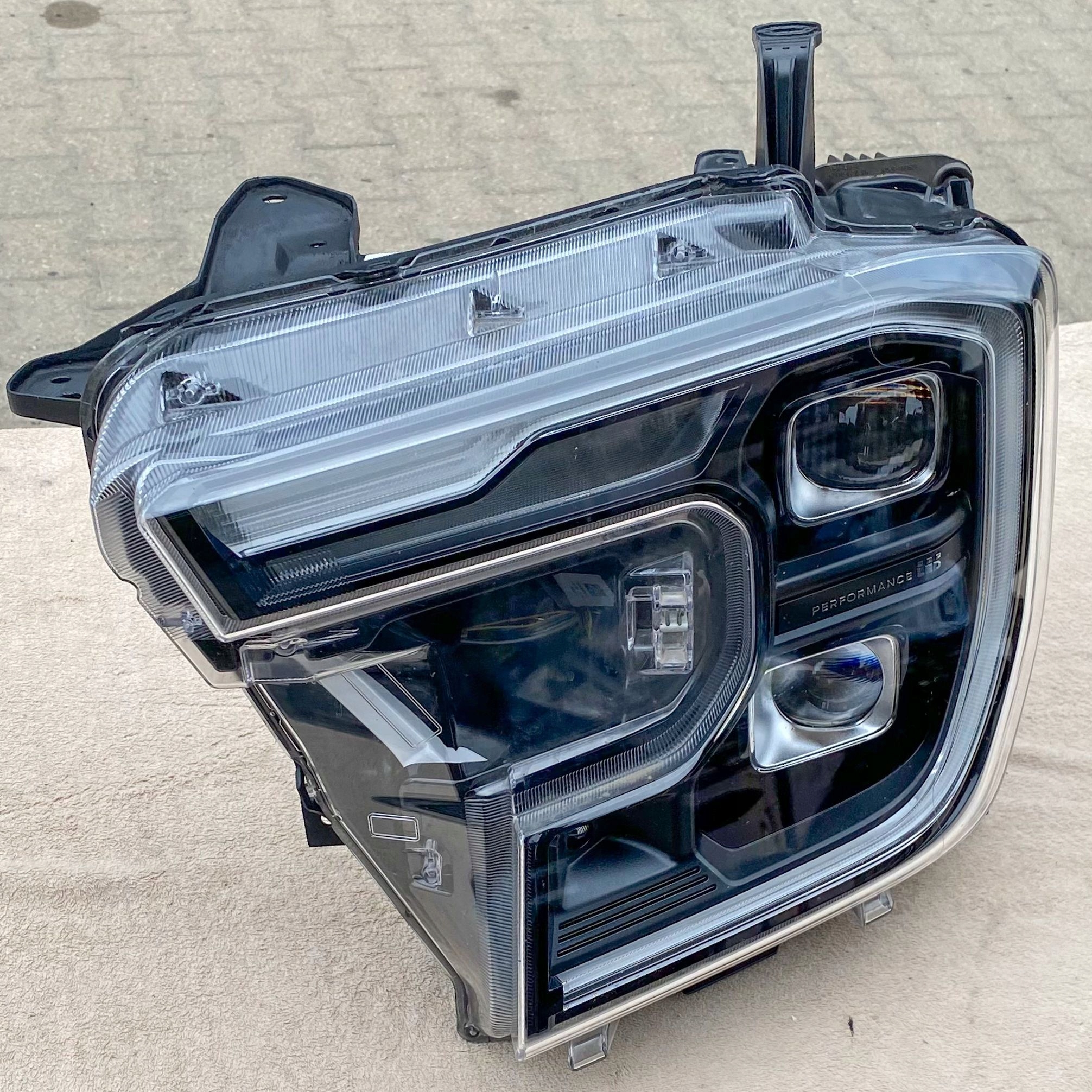 Ford F150 Хищник полный комплект led фара лева