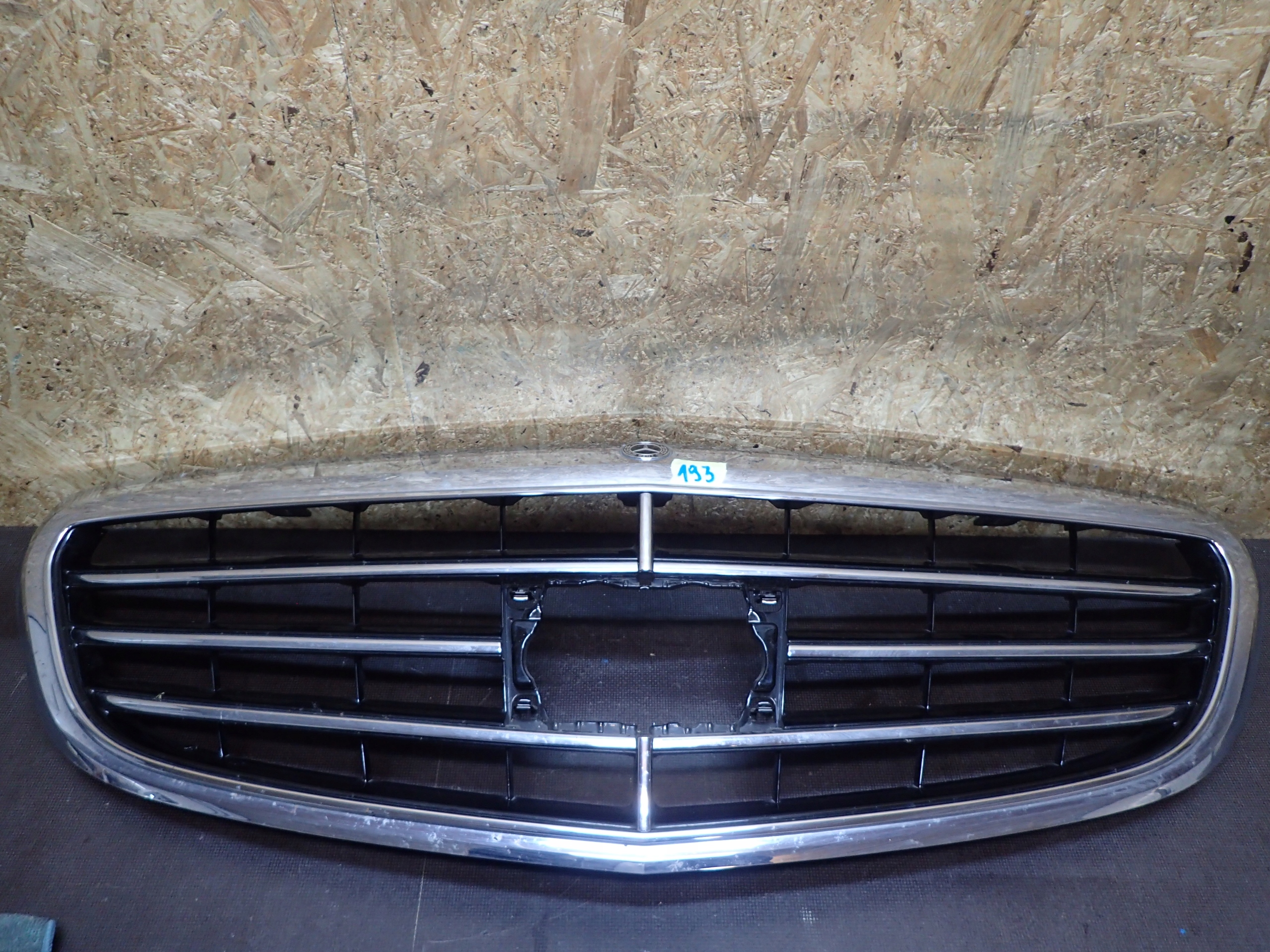 Mercedes-Benz C-Klasse W205 Kühlergrill FRONTGRILL Kühlergitter A2058807206 - Thumbnail 1