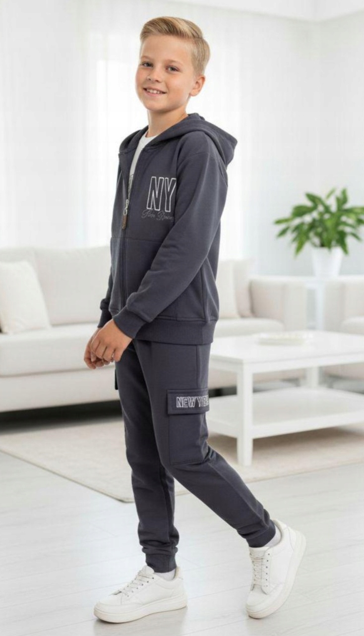 Dres chłopięcy komplet 3 cz bluza t-shirt spodnie dresowe r 9 10 l. 140