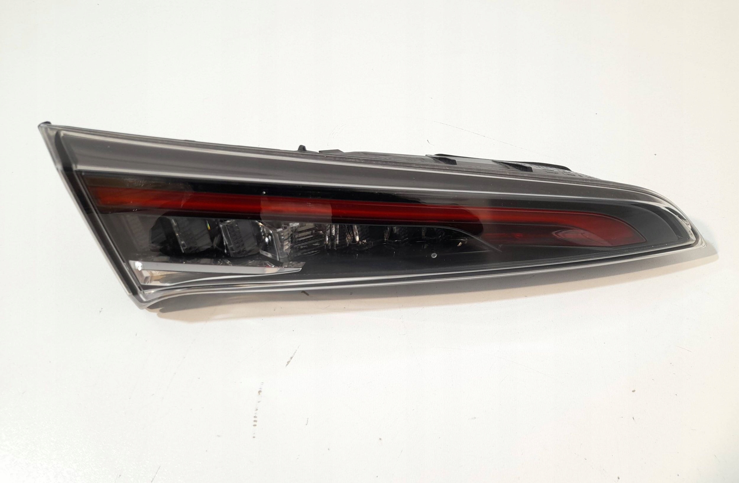 Toyota Corolla E210 E21 Licht hinten links Hatchback (R288)