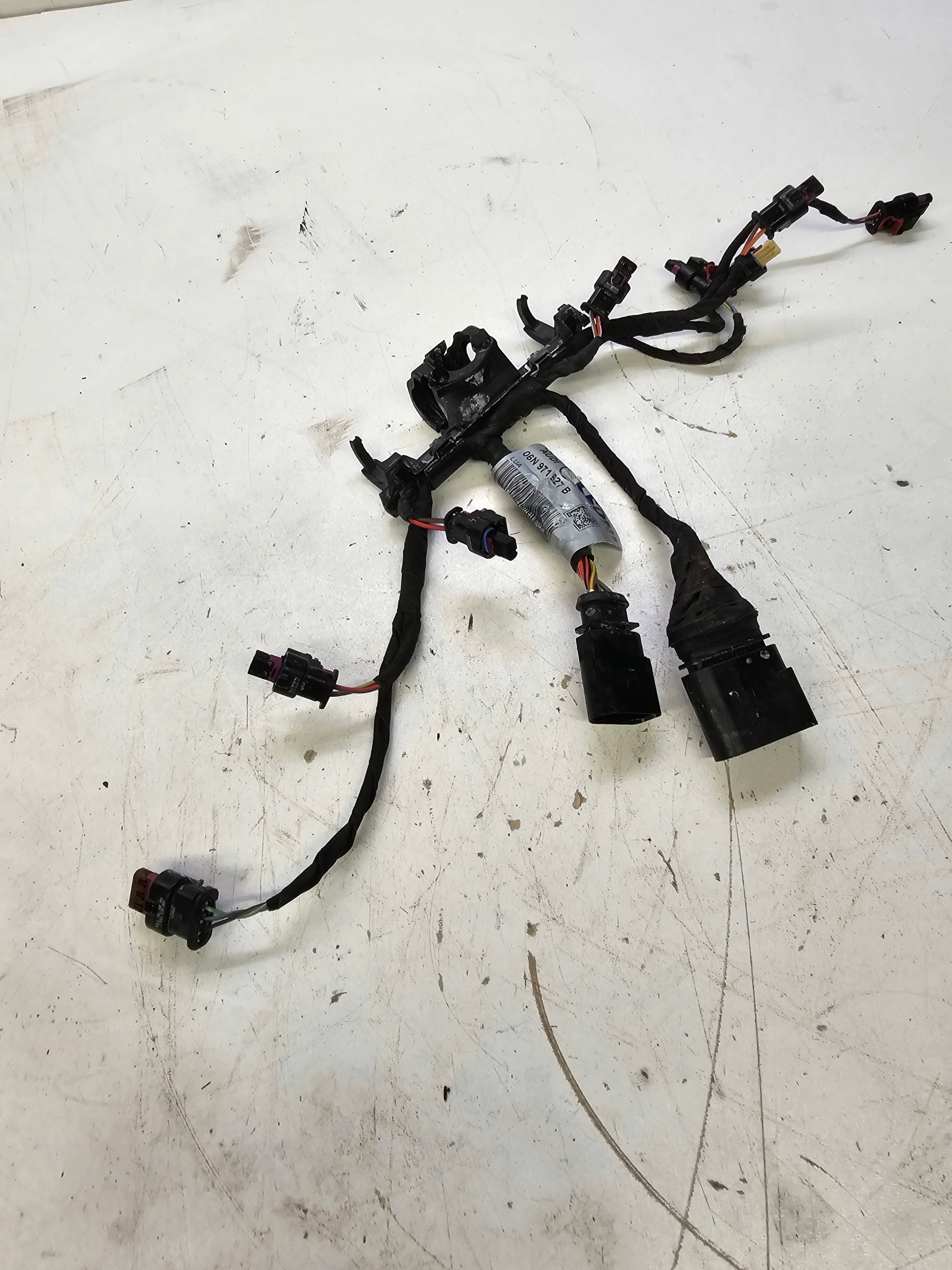 bundle of the engine AUDI S3 VW GOLF VIII R 06N971627B