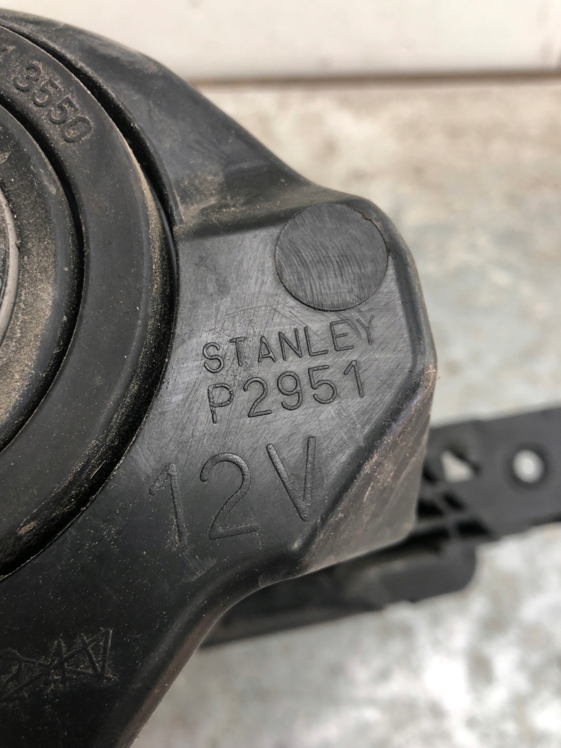 light left front MAZDA 3 BK STANLEY P2951