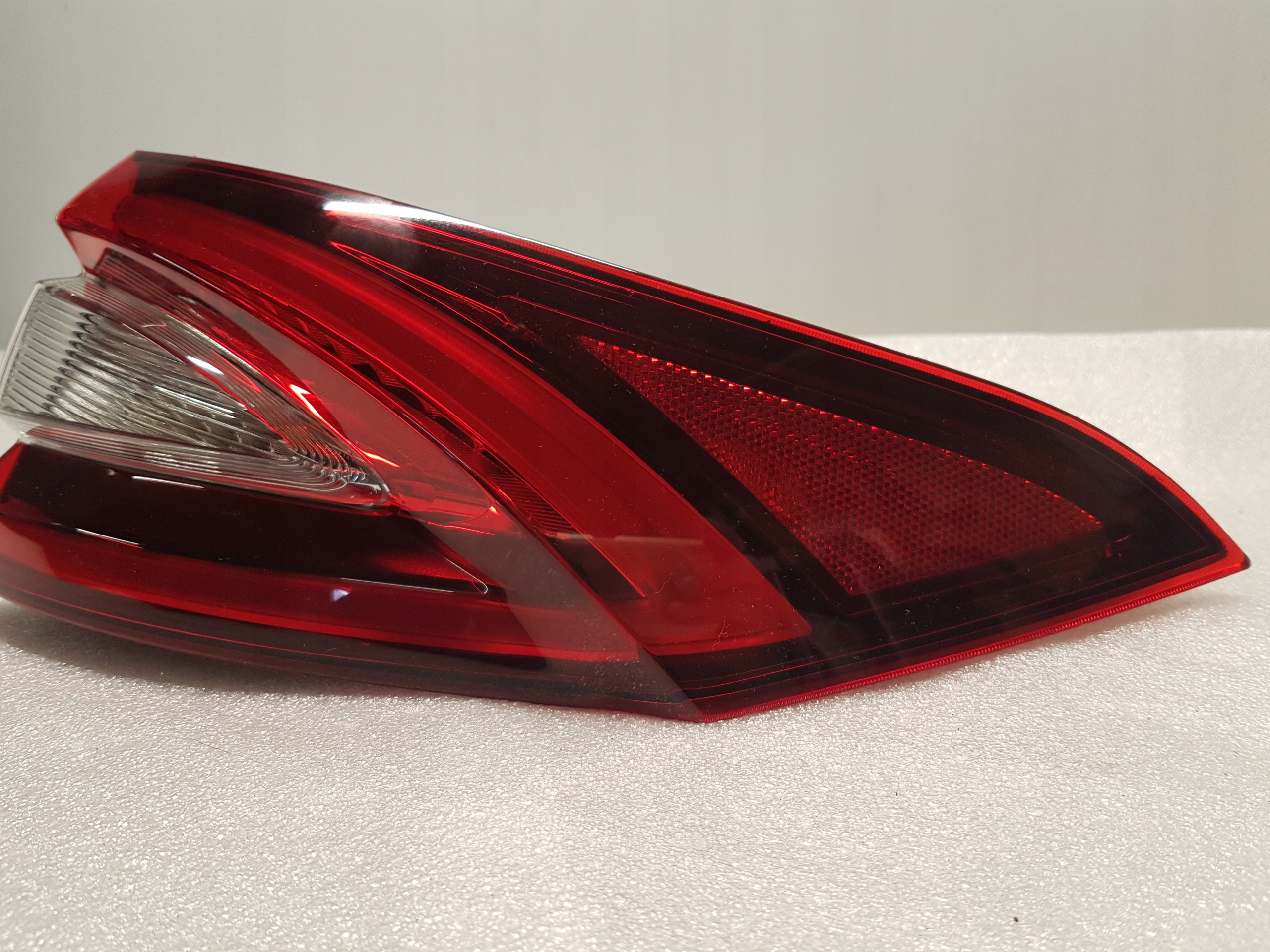 light rear right MASERATI LEVANTE 670106830