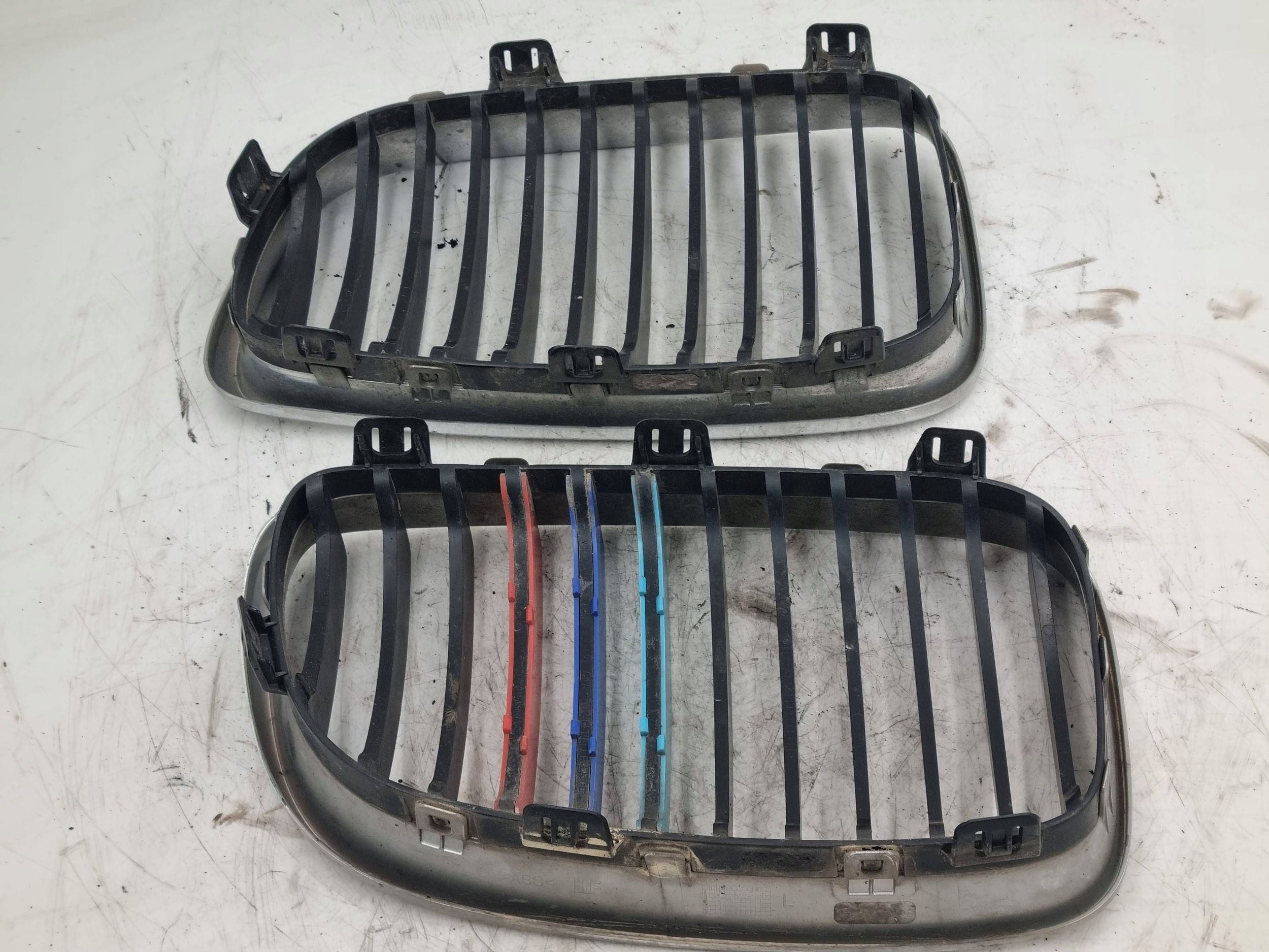 Nerki hűtőrács rács Komplet BMW E81 E82 E87 7166439 7179655 7166440 7179656