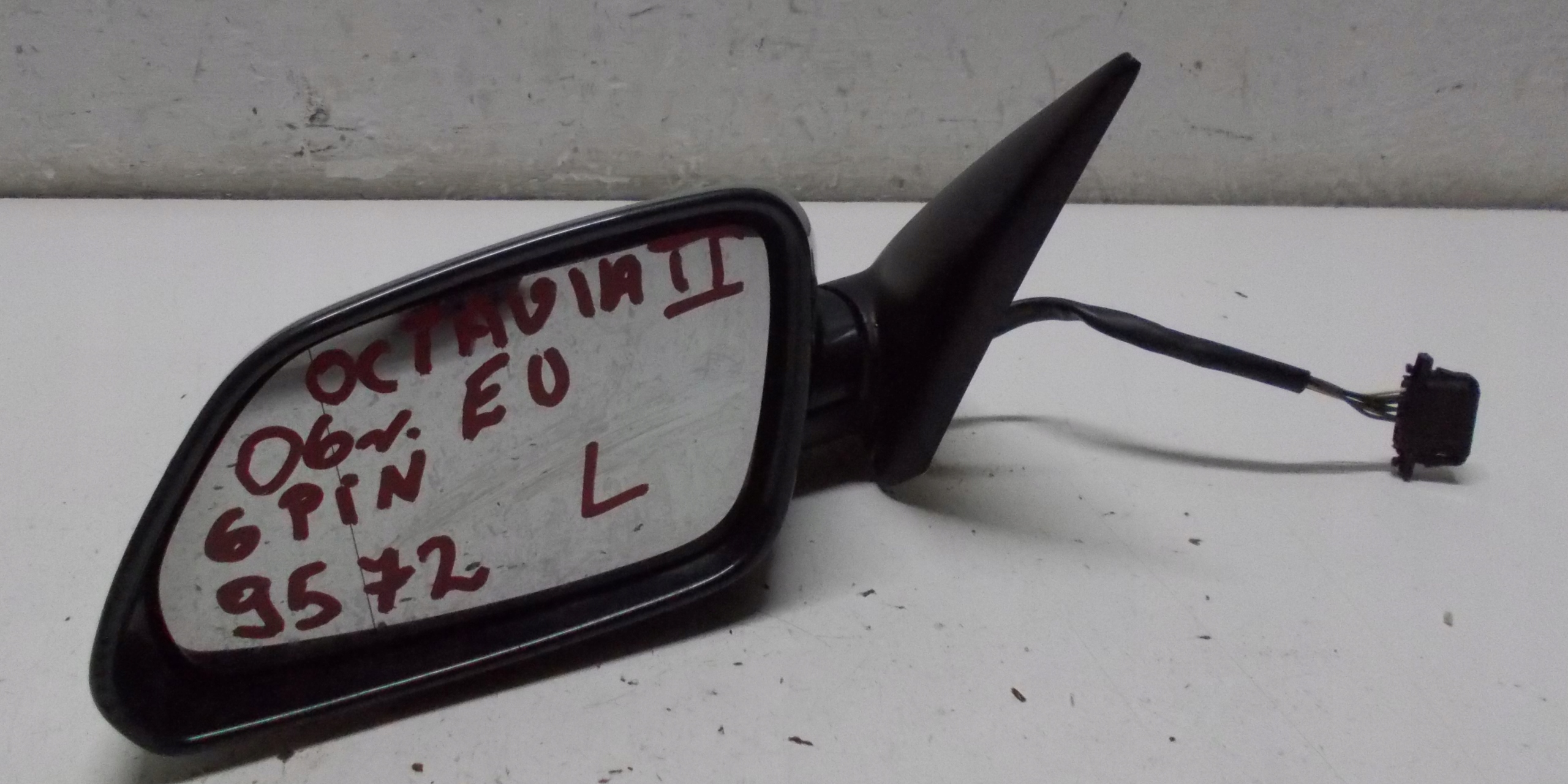 SKODA OCTAVIA II KOMBI 06R mirror left 6 PIN EU 9572