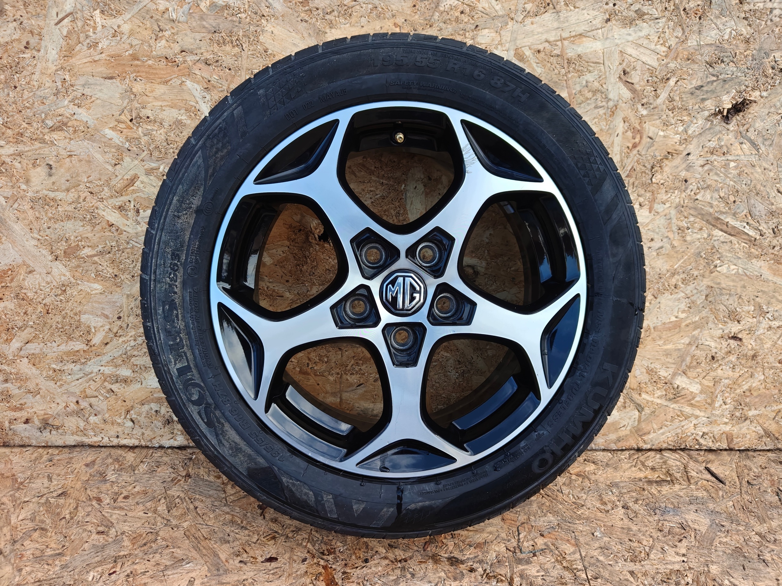 kola disky MG ZS KUMHO SOLUS HS63 195 55 16 7Jx16 ET40 11136372 2024 rok