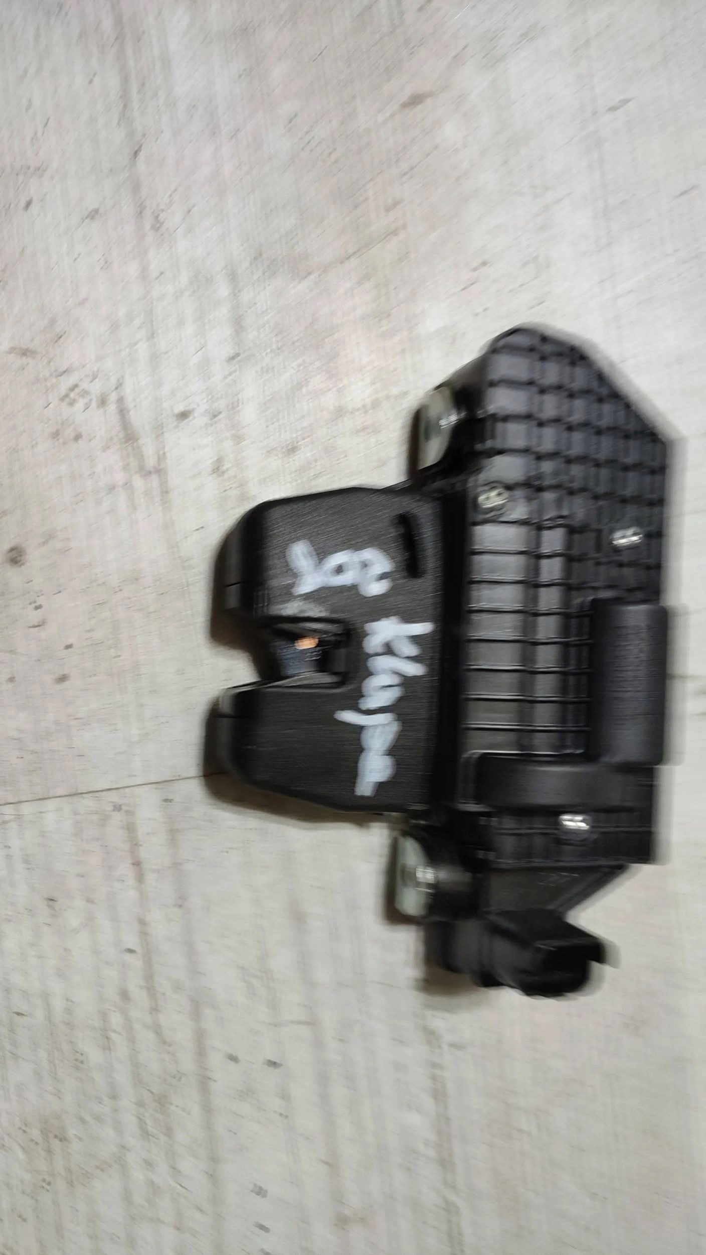 Peugeot 208 II 23r 1.2 lock bonnet