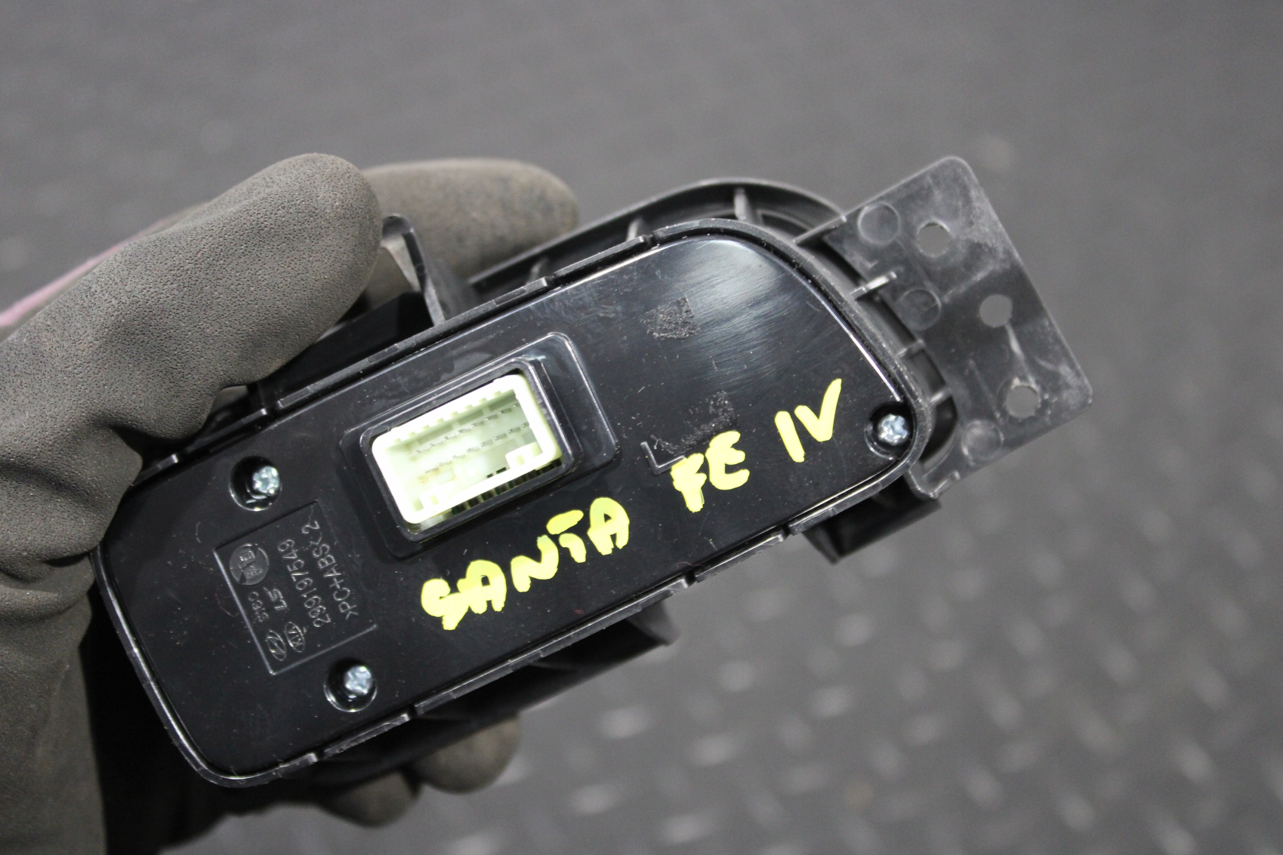 Commandes Console HYUNDAI SANTA FE SANTAFE 4 IV 18-20 93700-S1100