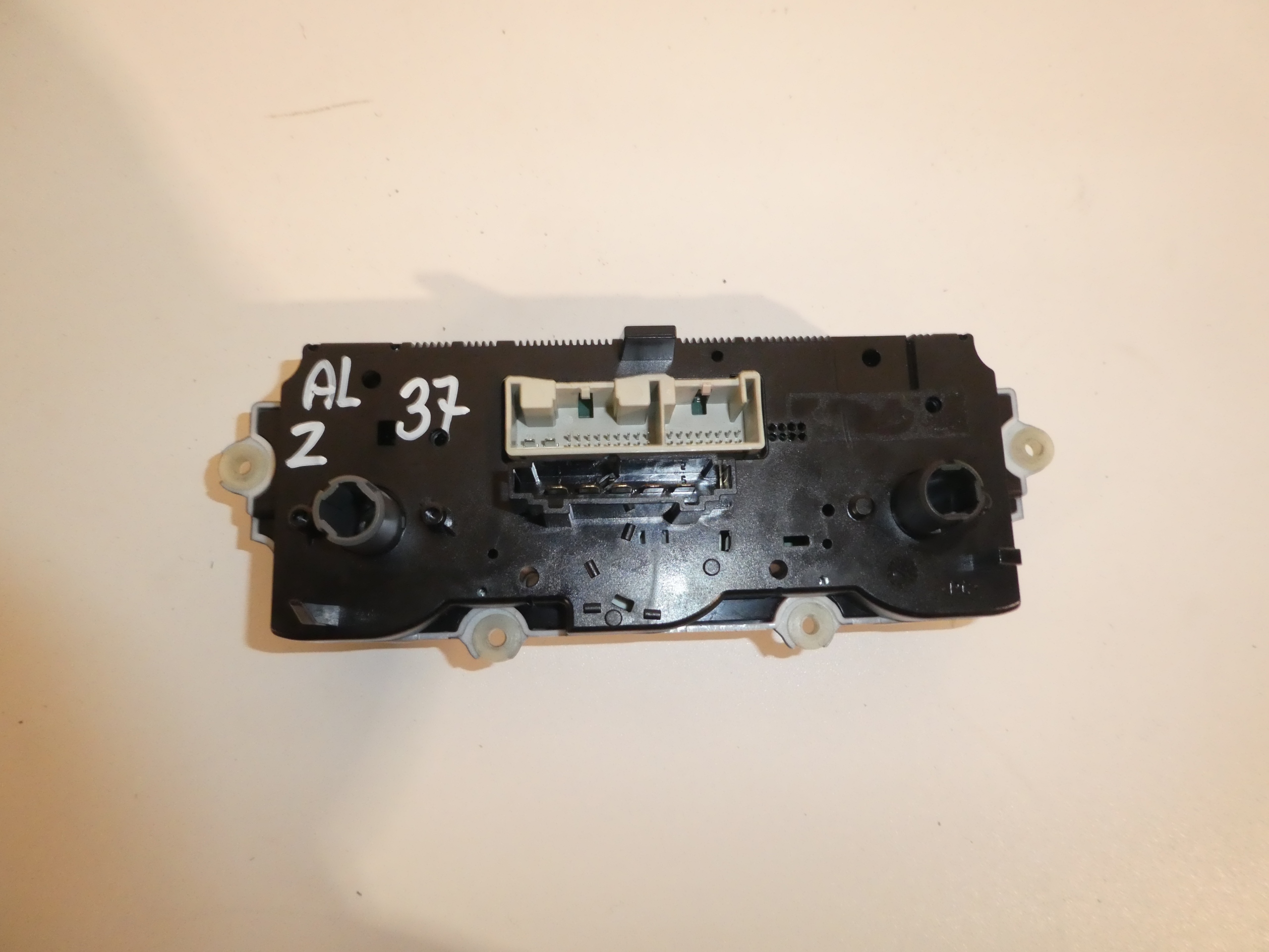 Unite commande clima AC VW GOLF V Positif PASSAT B6 TOURAN