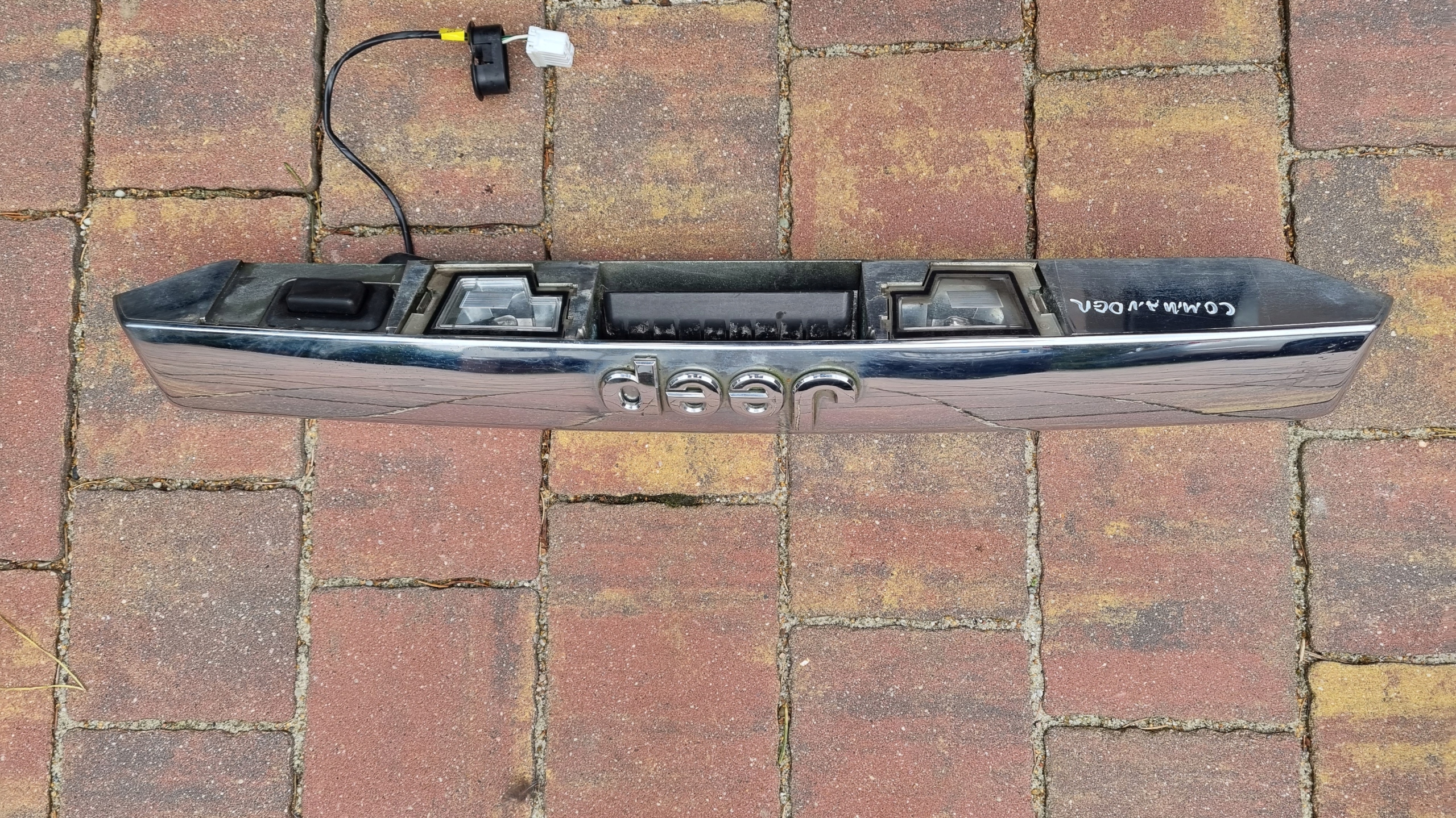 КРИШКА БАГАЖНИКА JEEP COMMANDER