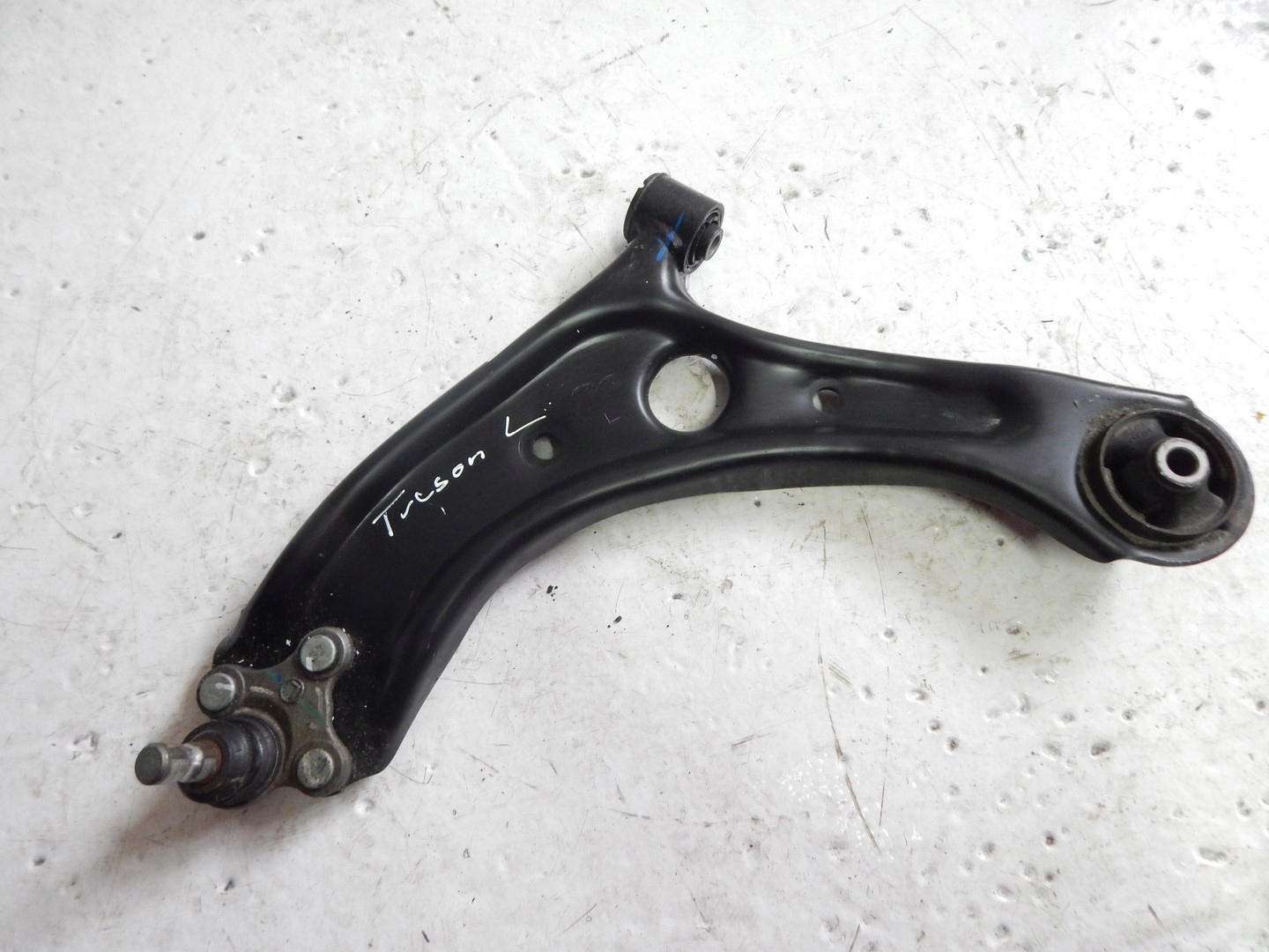 РЫЧАГ УПРАВЛЕНИЯ ЛЕВЫЙ HYUNDAI TUCSON 15-21 ОРИГИНАЛ