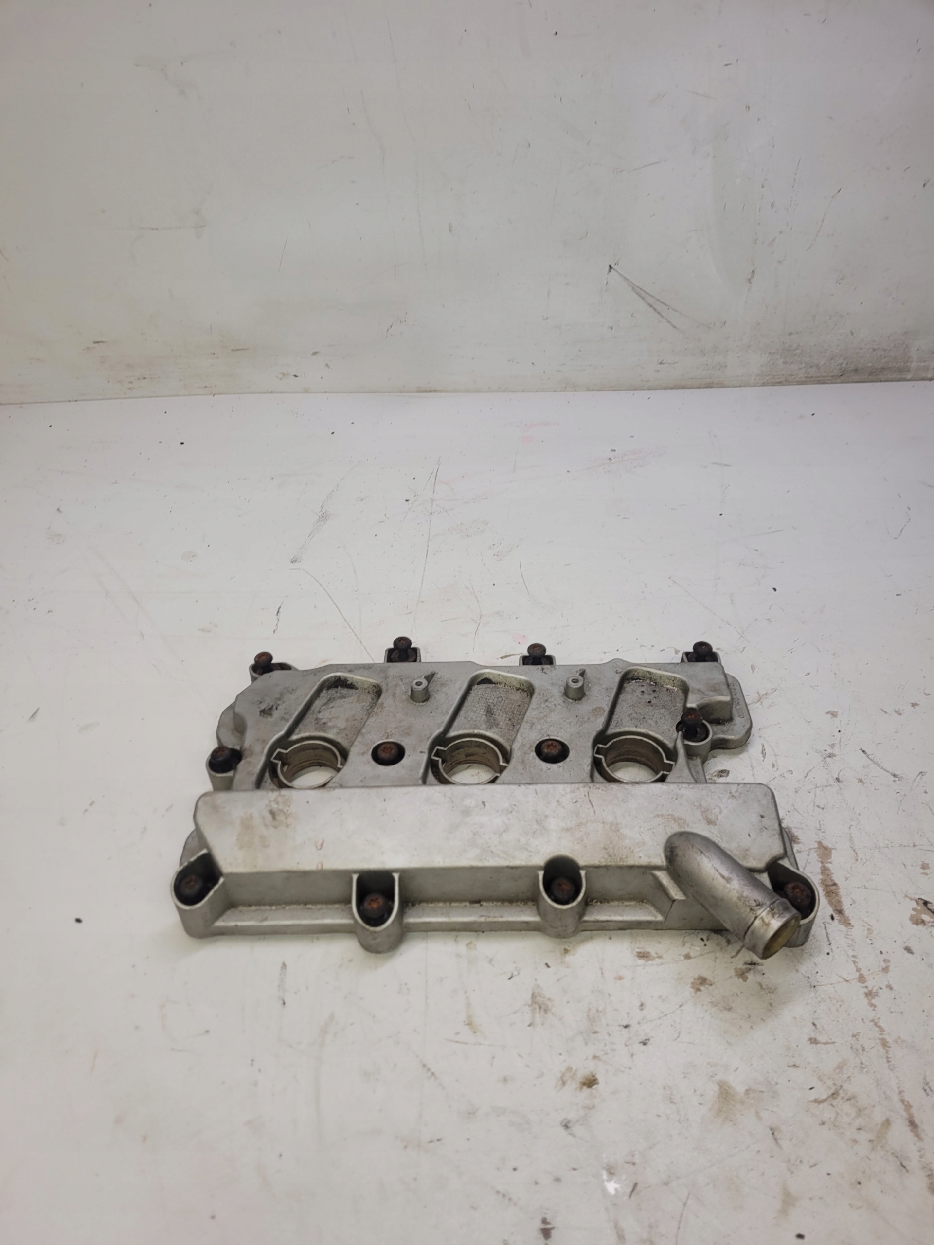 Abdeckung der Ventile rechts AUDI S4 S5 A6 3.0 06E103472N