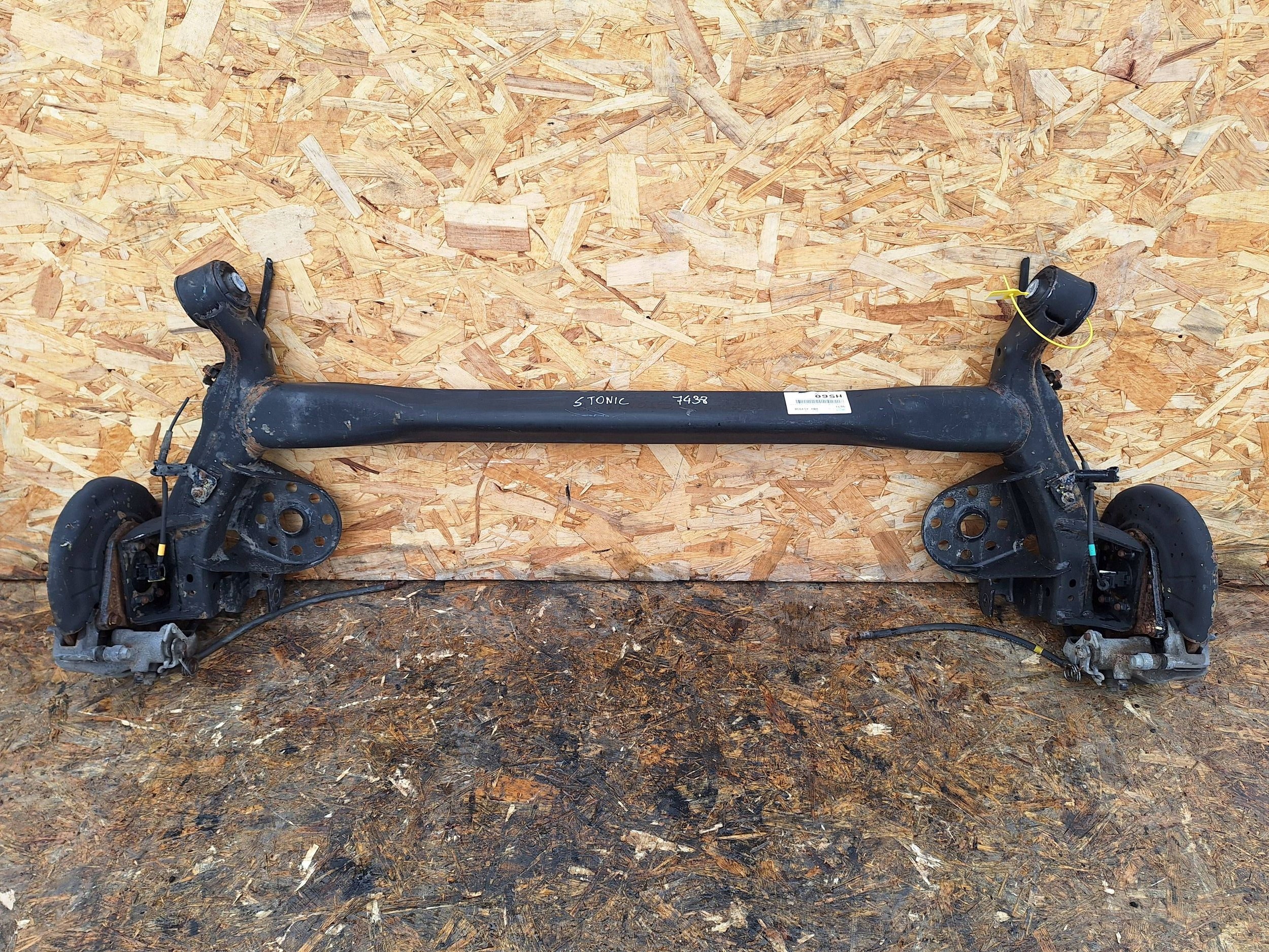 axis rear part suspension beam KIA STONIC 17- discs