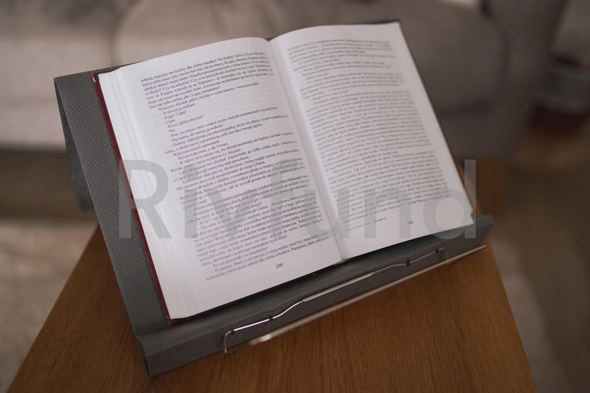 Podstawka pod tablet i książki RIVFUND brązowy EAN (GTIN) 5903855410008