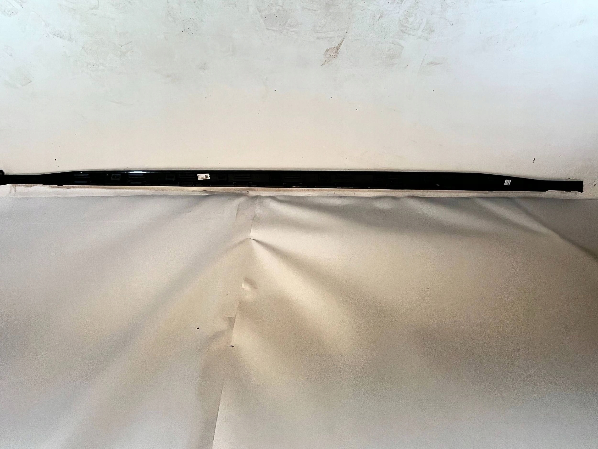 moulding threshold right side Volkswagen Golf VIII 5H0853288A