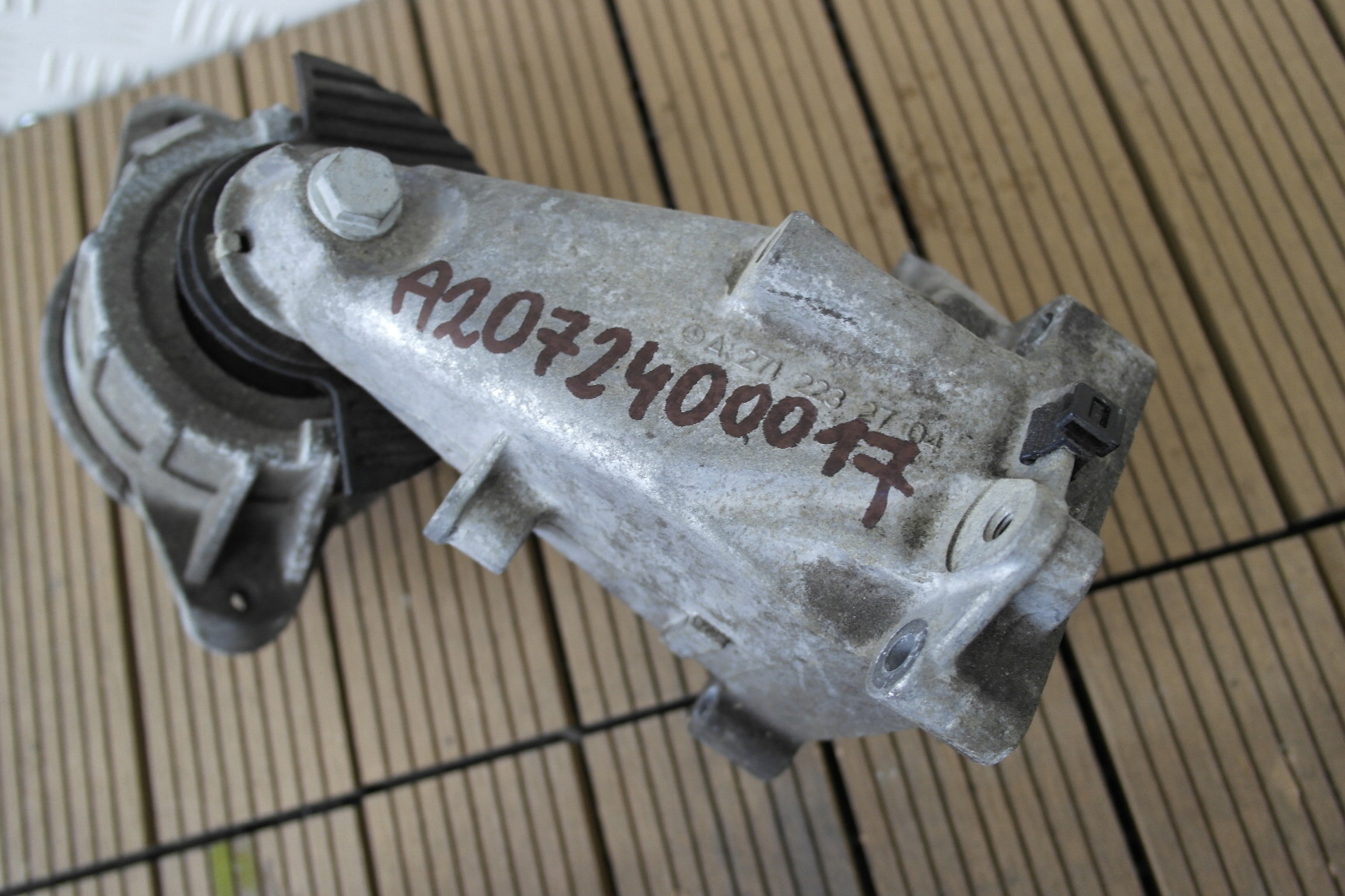 MERCEDES E-KLASA W207 1.8 CGI holder engine mount A2072400017 OE