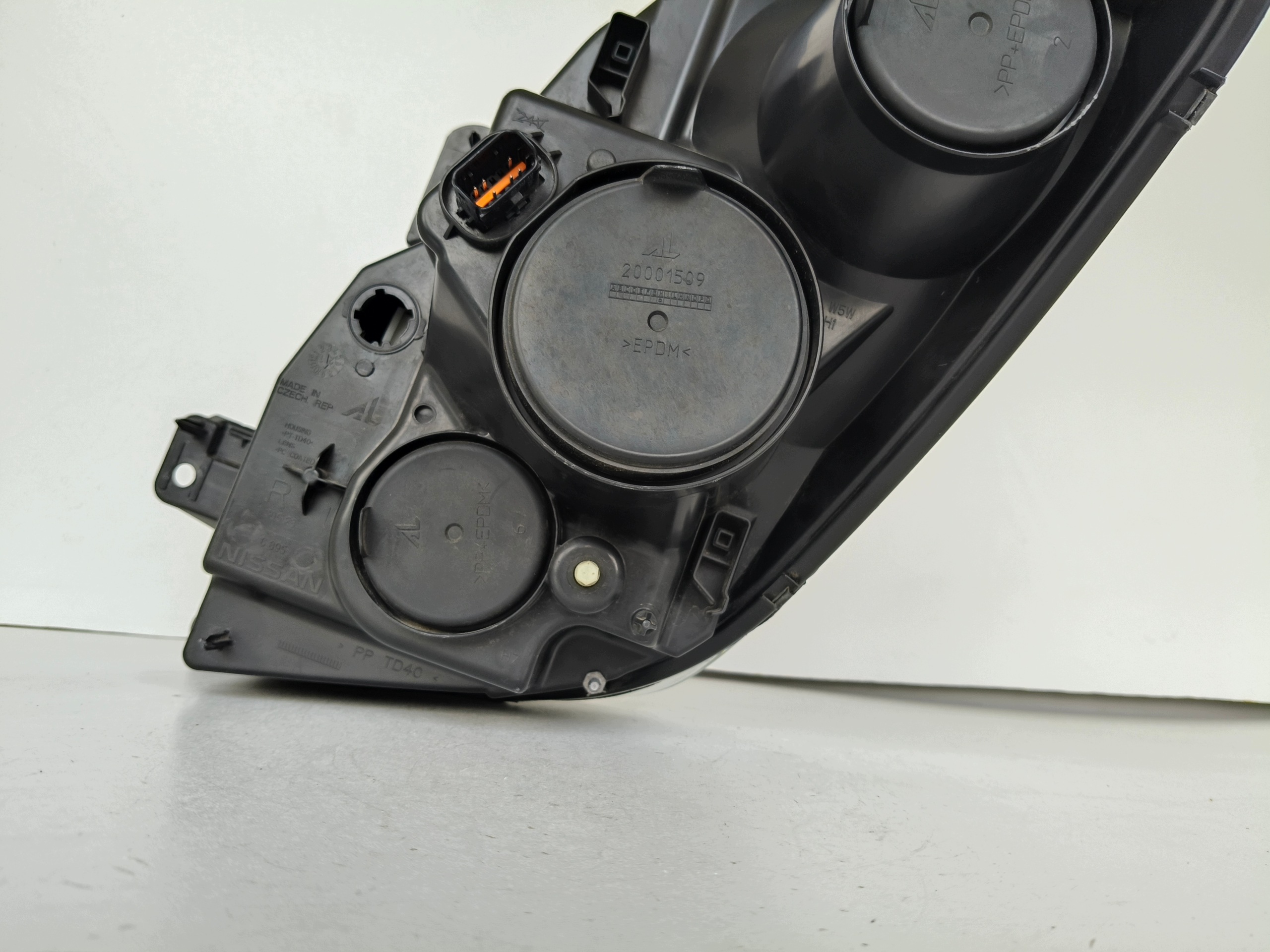 feu droit REFLEKTOR NISSAN NV400 11