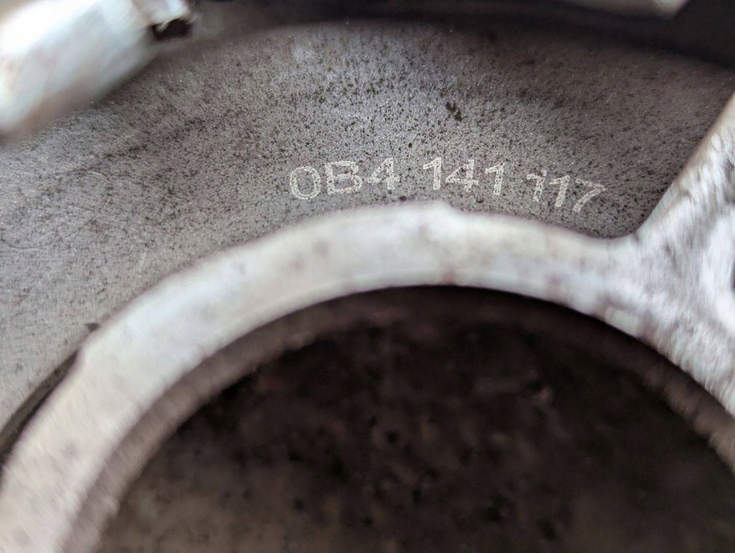wheel flywheel Audi A4 B8 2008 0B2105266D