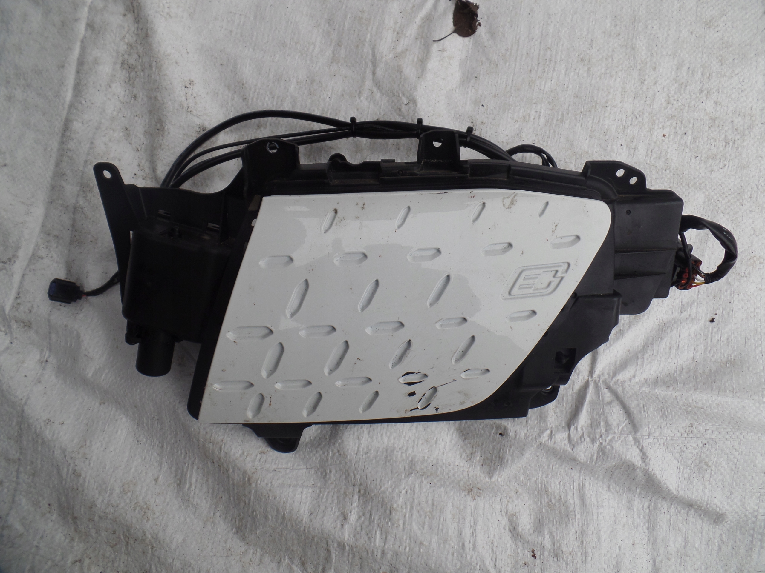 KLAPKA GNIAZDO LADOWANIA HYUNDAI KONA 86340 K4AA0