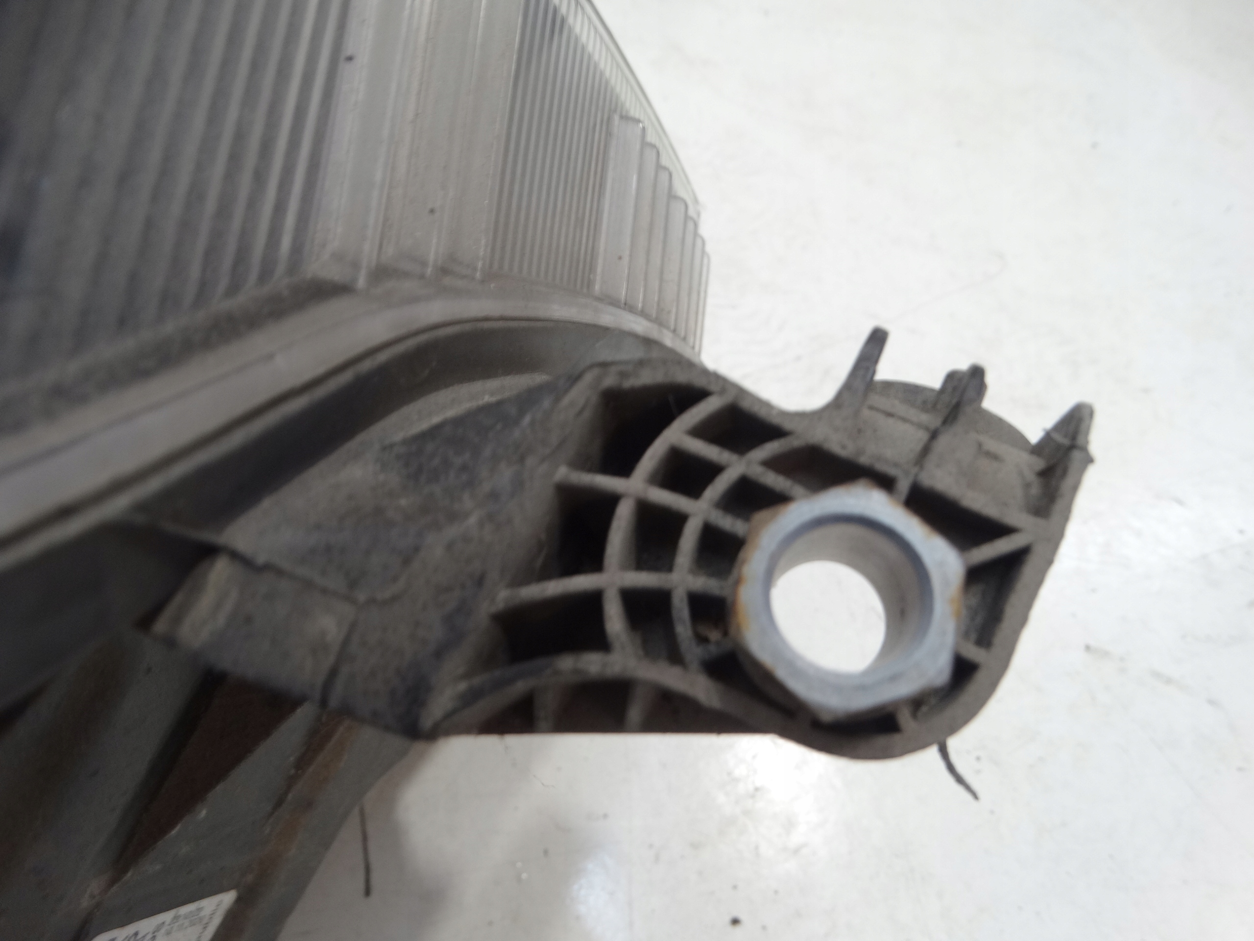 REFLEKTOR light left front VOLKSWAGEN CRAFTER II 17R.- HELLA 7C1941005