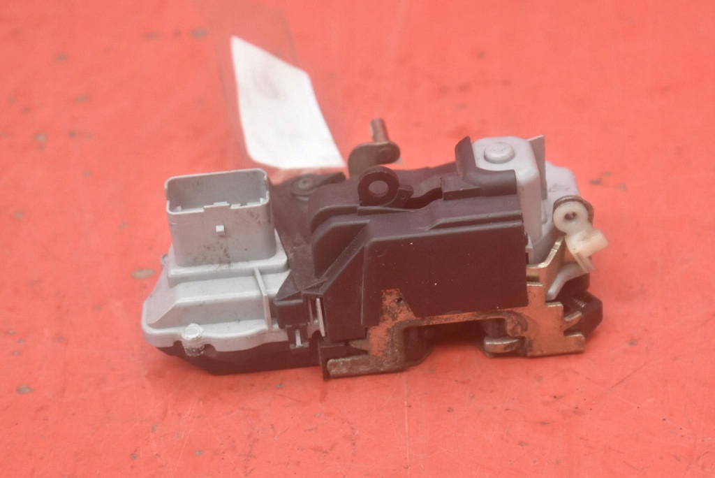 lock door left front front EU VW PASSAT B5 96-00