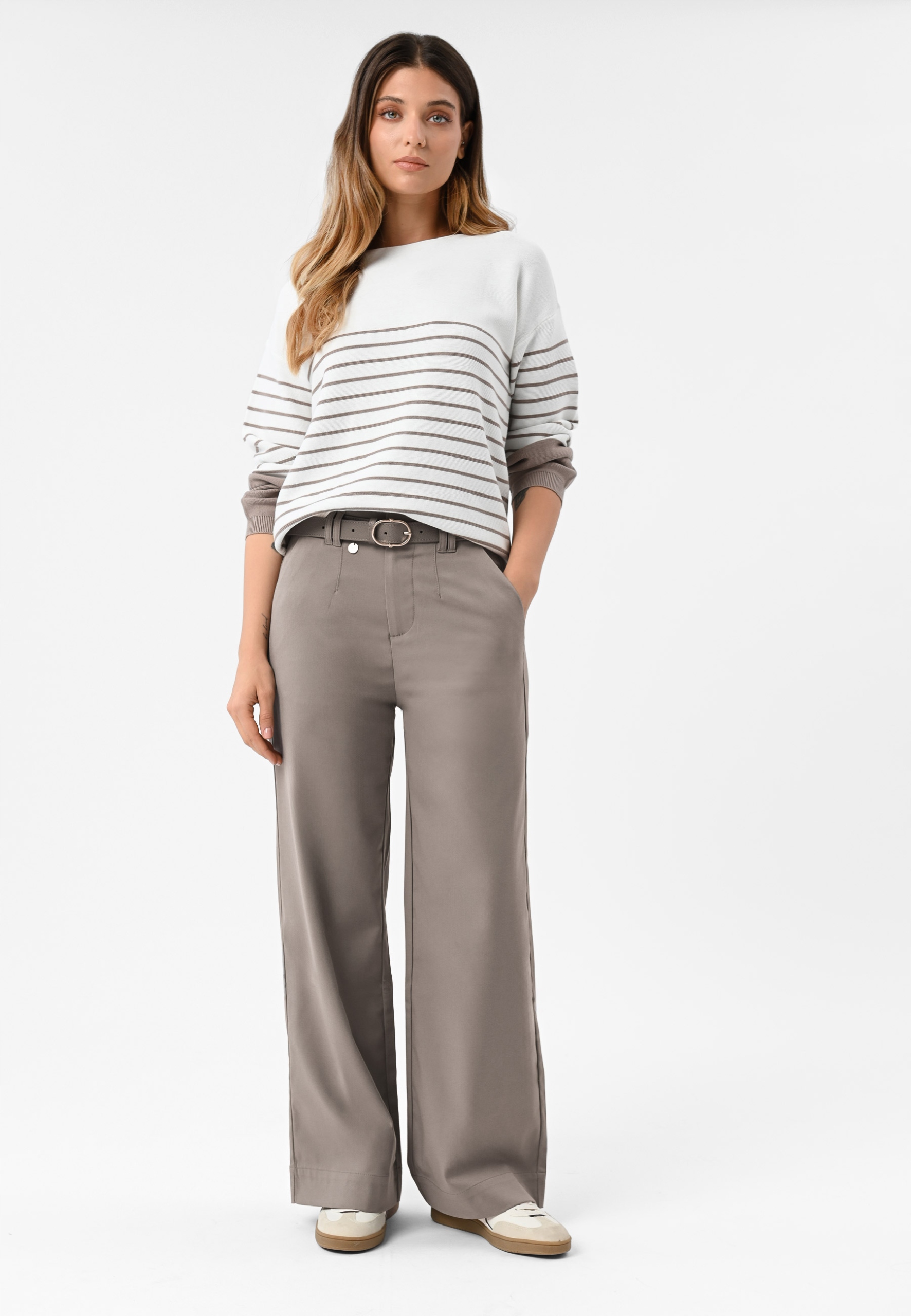 Materiałowe spodnie z szeroką nogawką R-hus Xs