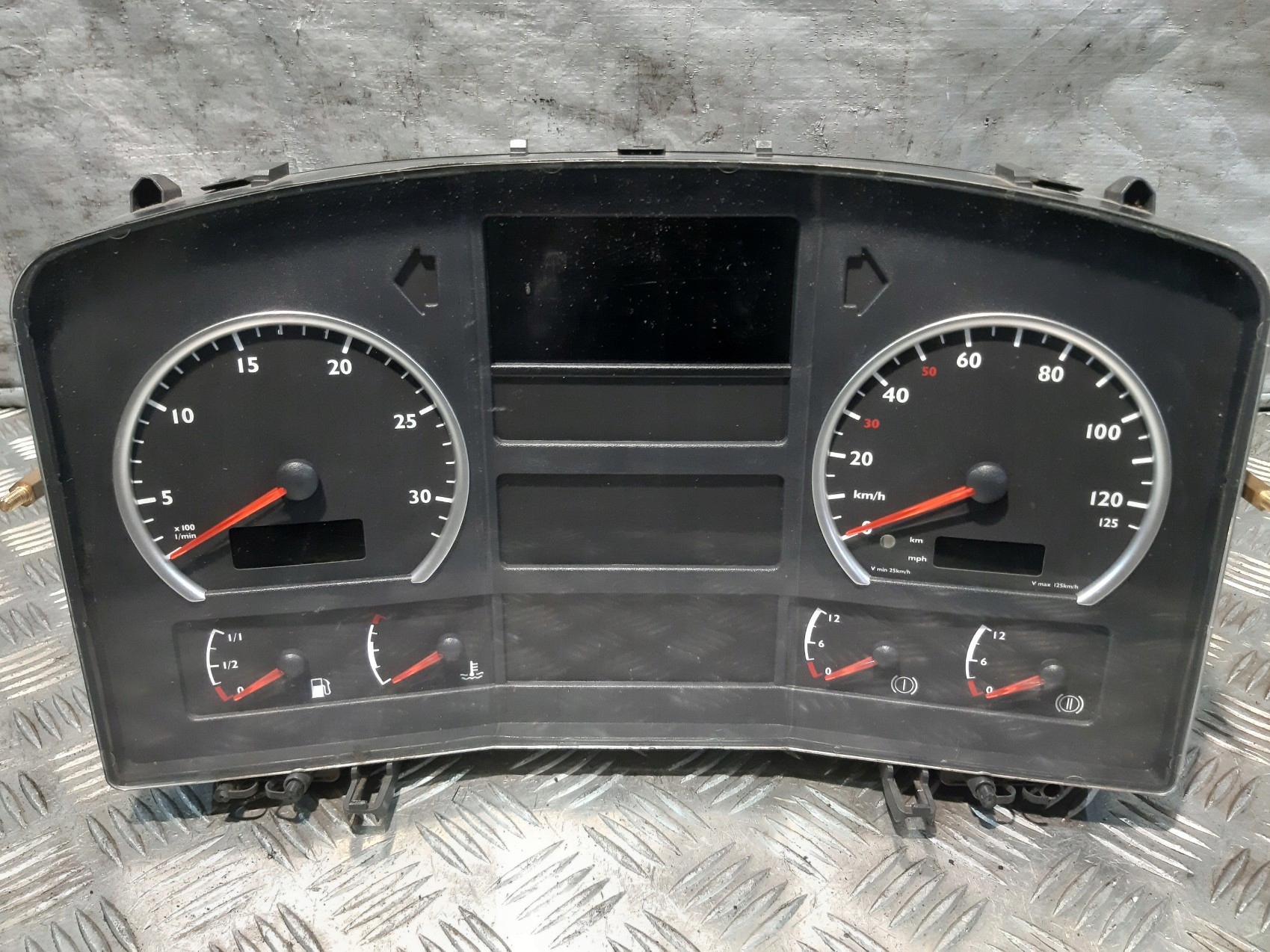 dials dials 81.27202-6151 VDO MAN running board wskaznikow