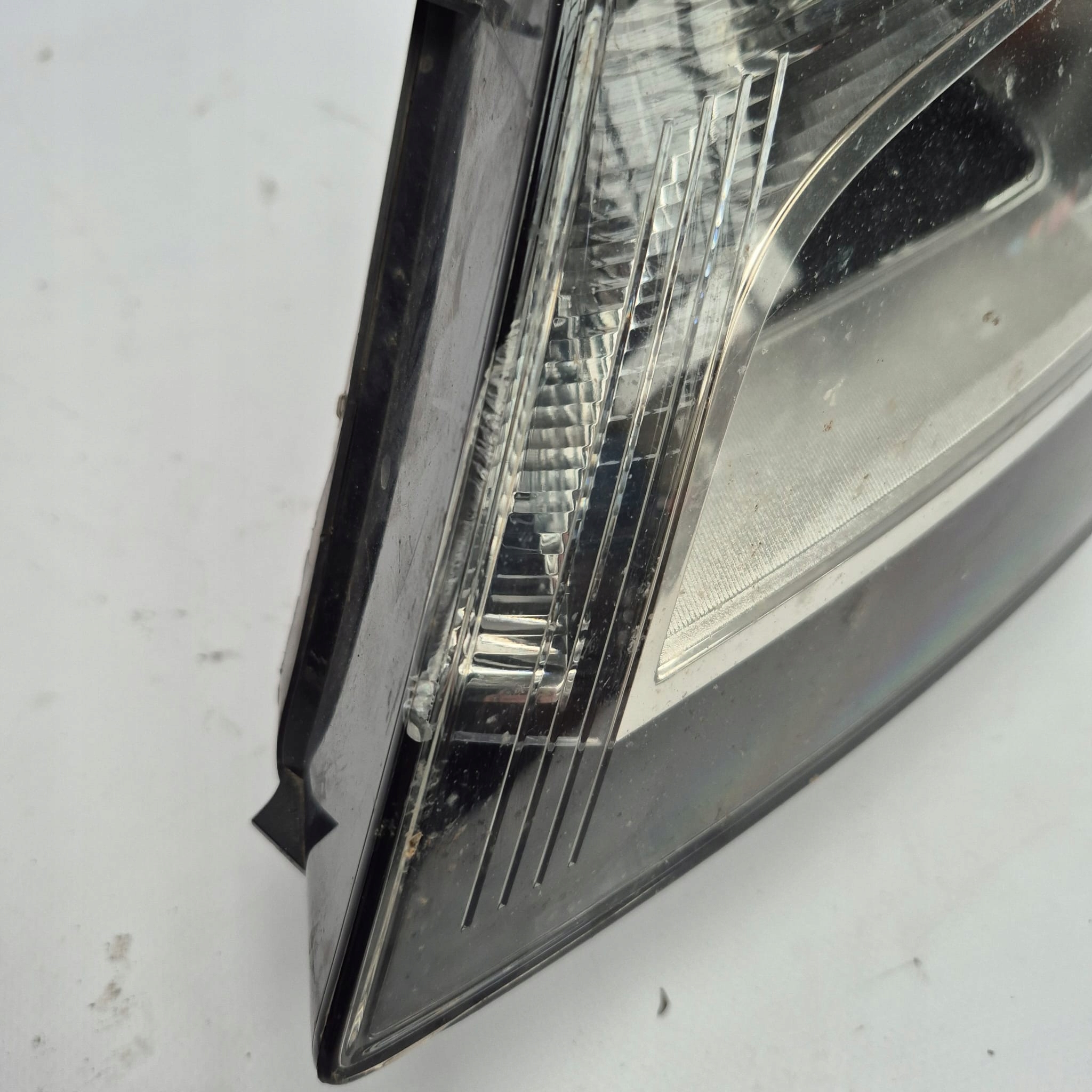 AUDI A3 8P LIFT 08- light left front front BI-XENON 8P0941003BE