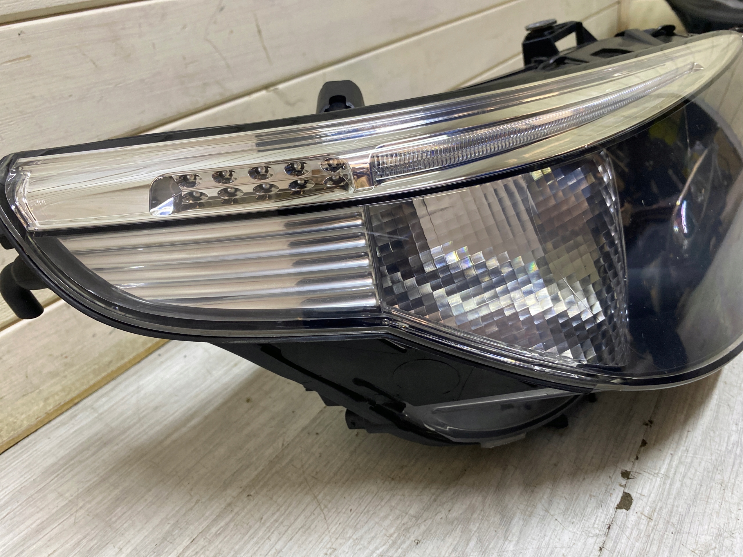 BMW E60 E61 REFLEKTOR XENON light right front NIESKRETNA EUROPA