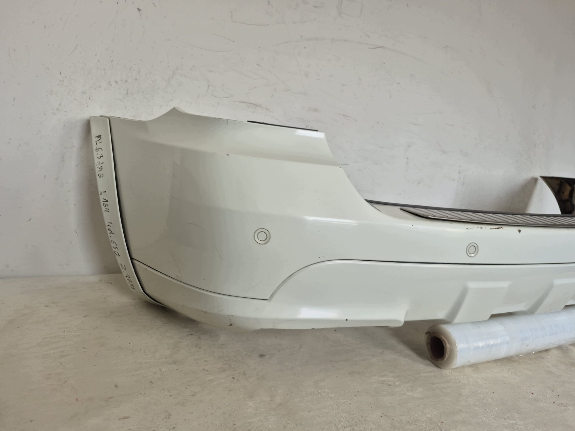 MERCEDES ML W164 AMG 6.3 63 05- bumper rear part rear complete 4XPDC