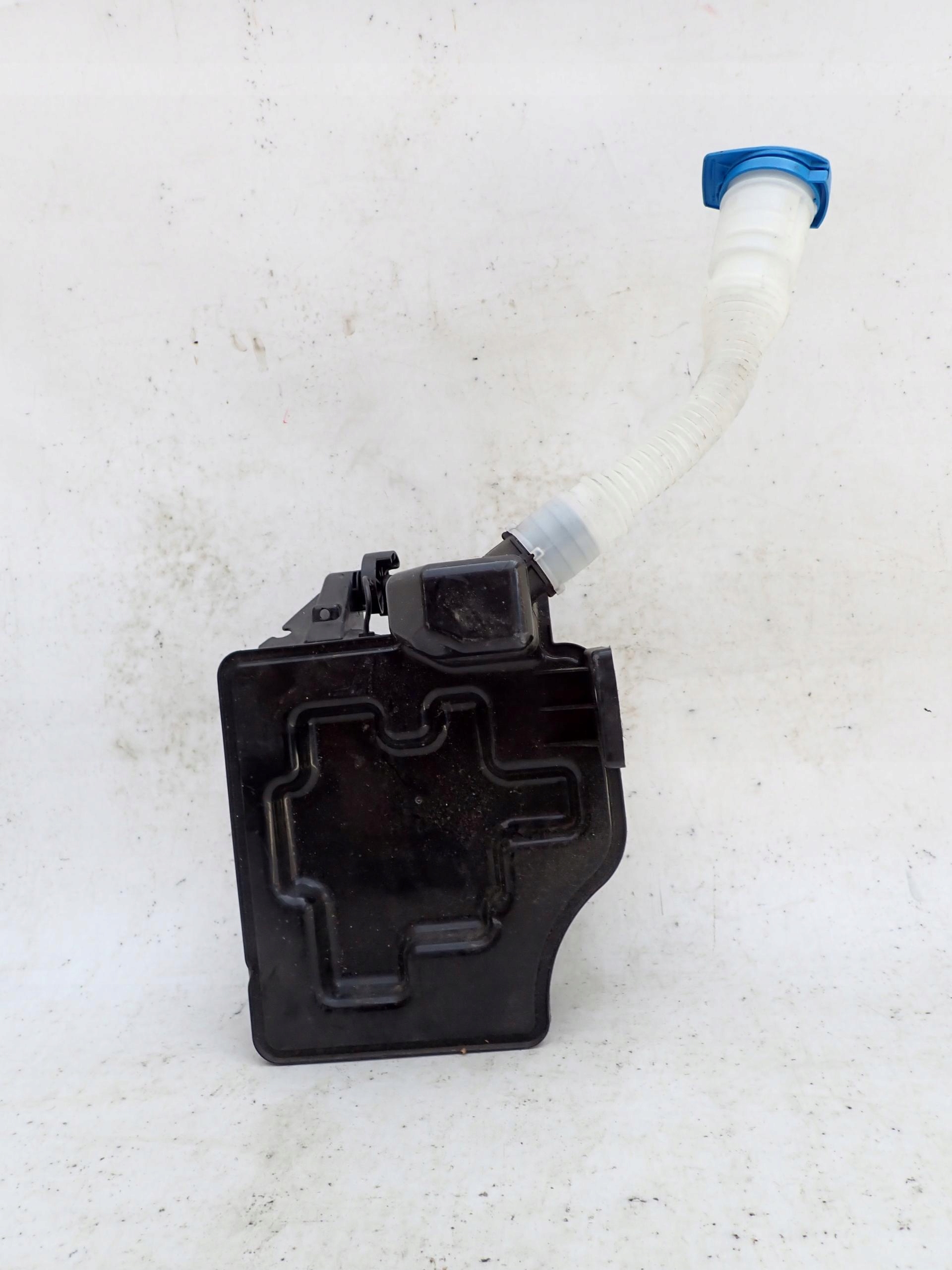 VW POLO V 5 6R 6C 09-17 Behälter Spritzdüse