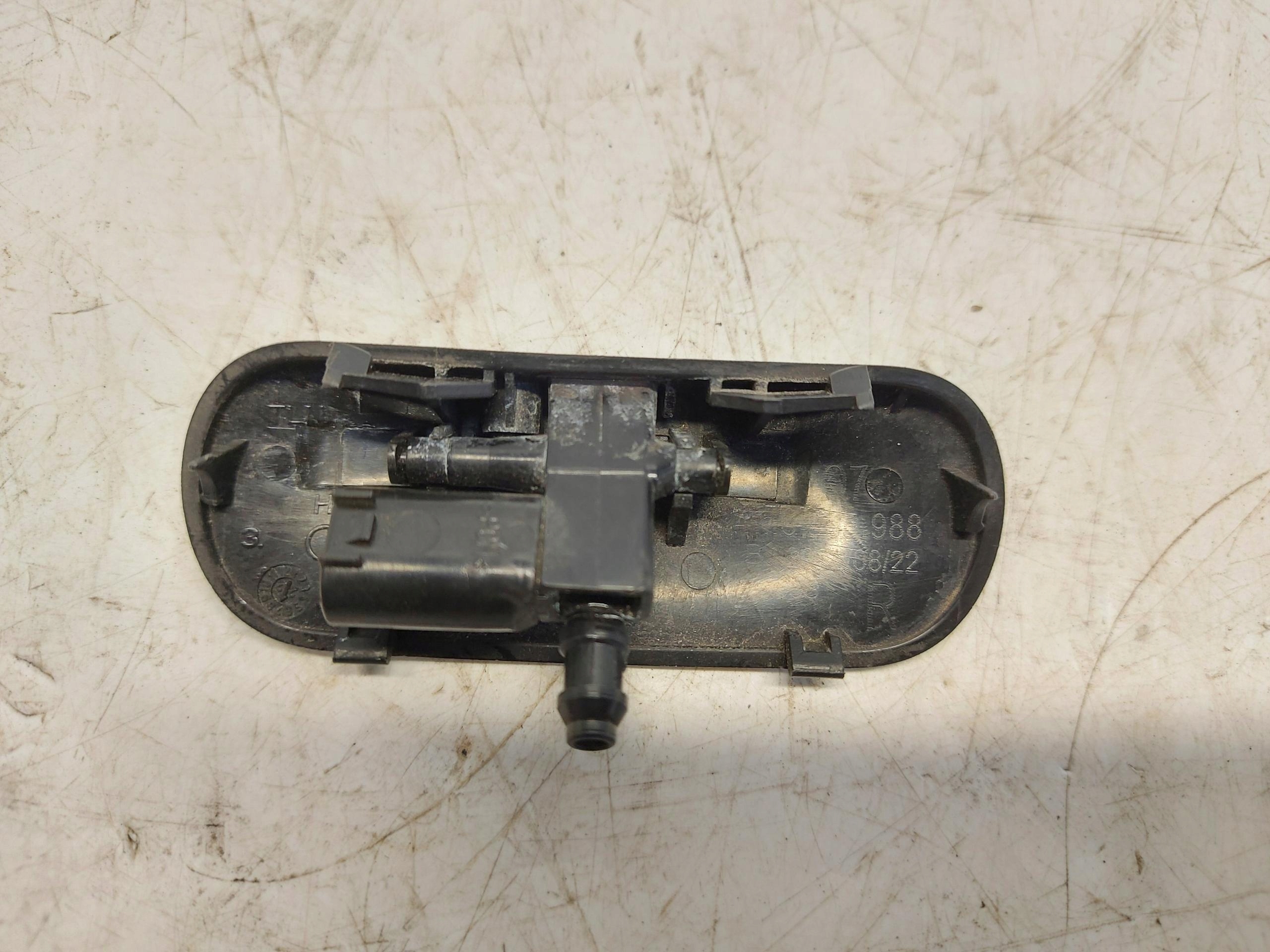 Audi Q7 II LIFT 4M0 washer dysza windows bonnets right 4m0955988