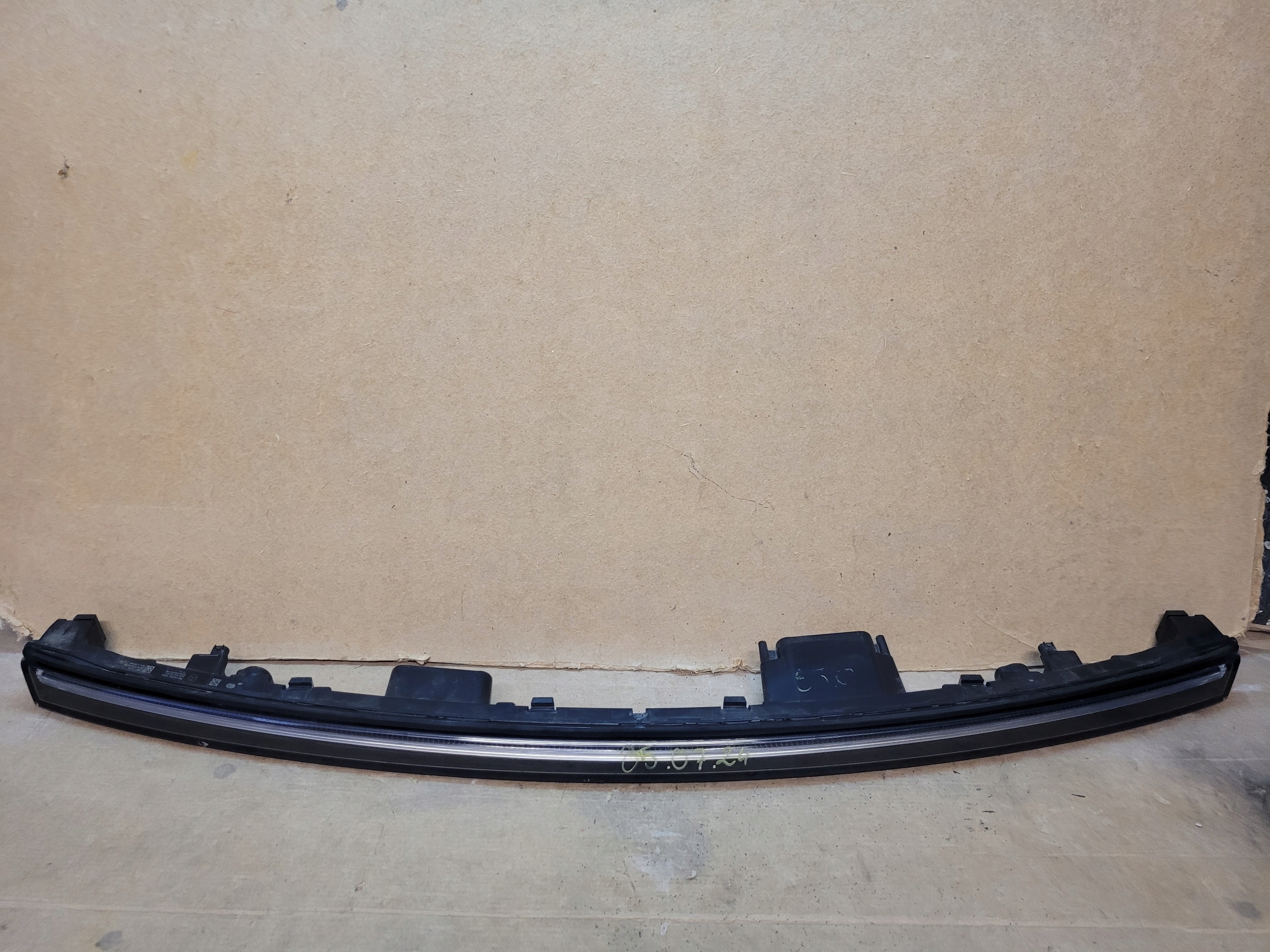 накладка фара led передняя MERCEDES EQA H243 A243
