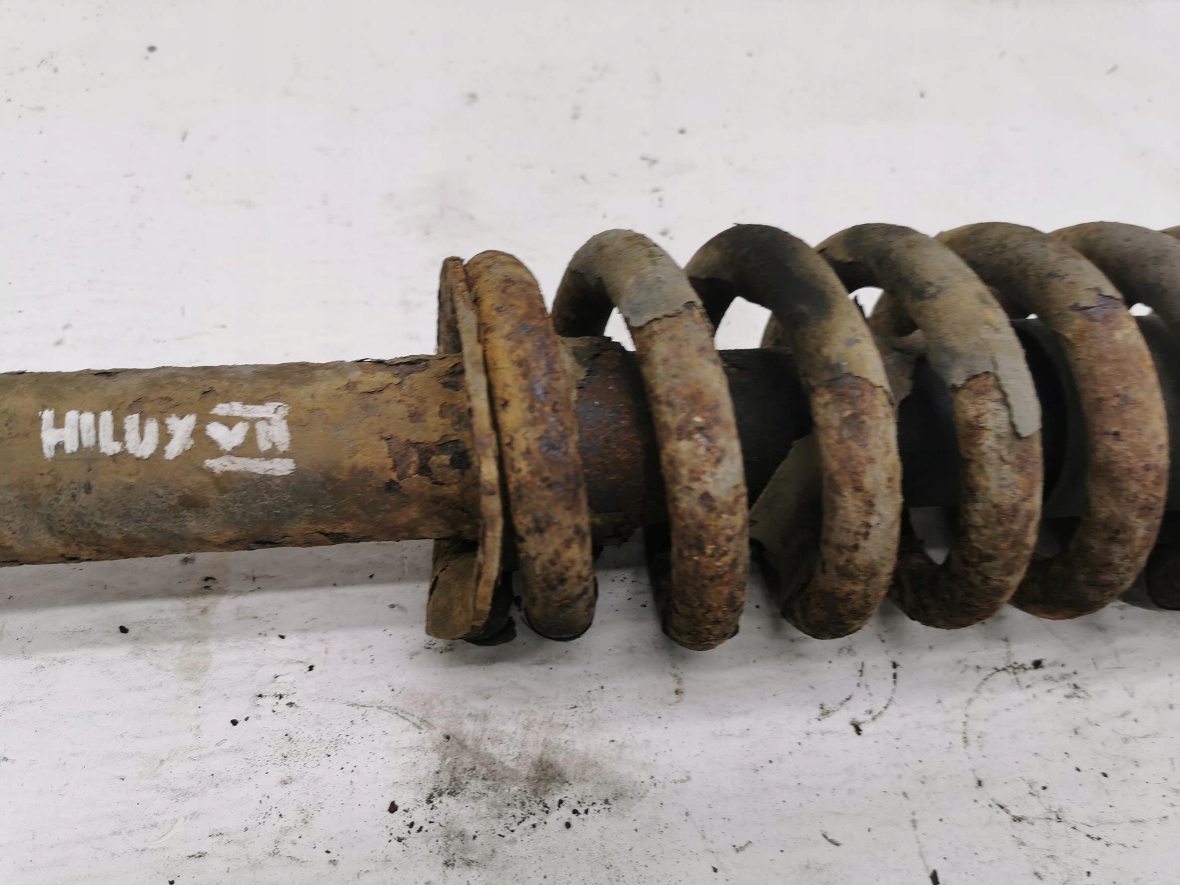 shock absorber front TOYOTA HILUX VII LIFT 3.0D