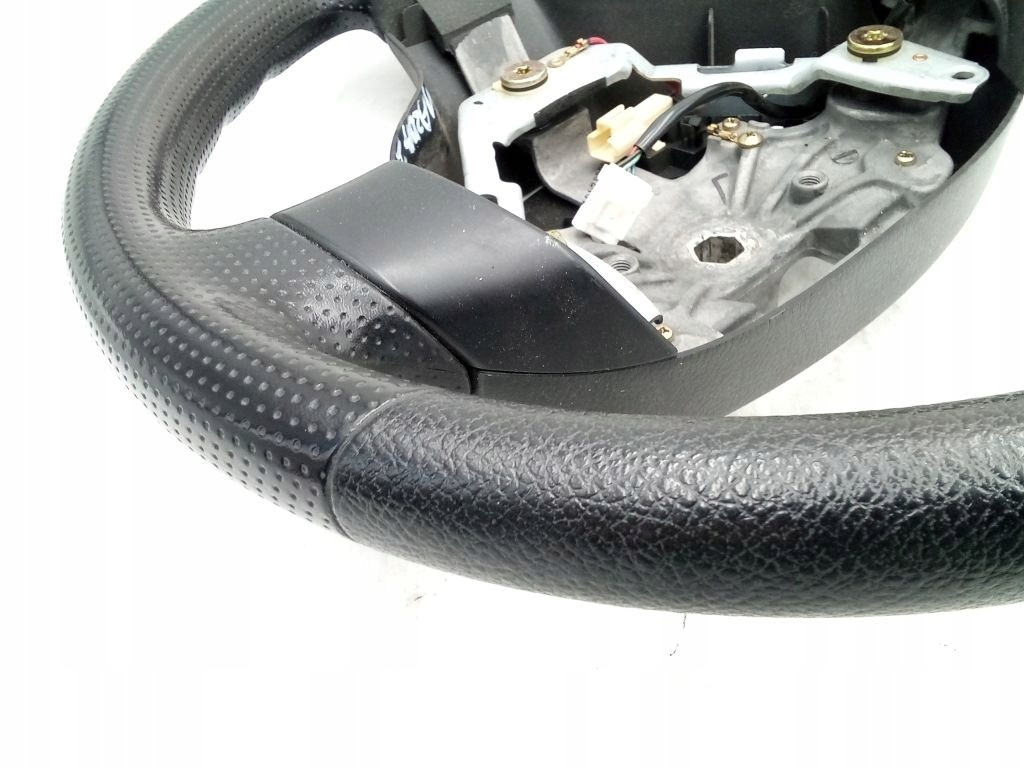 Mazda 2 DY lenkrad trojramienna wielofunkcyjna