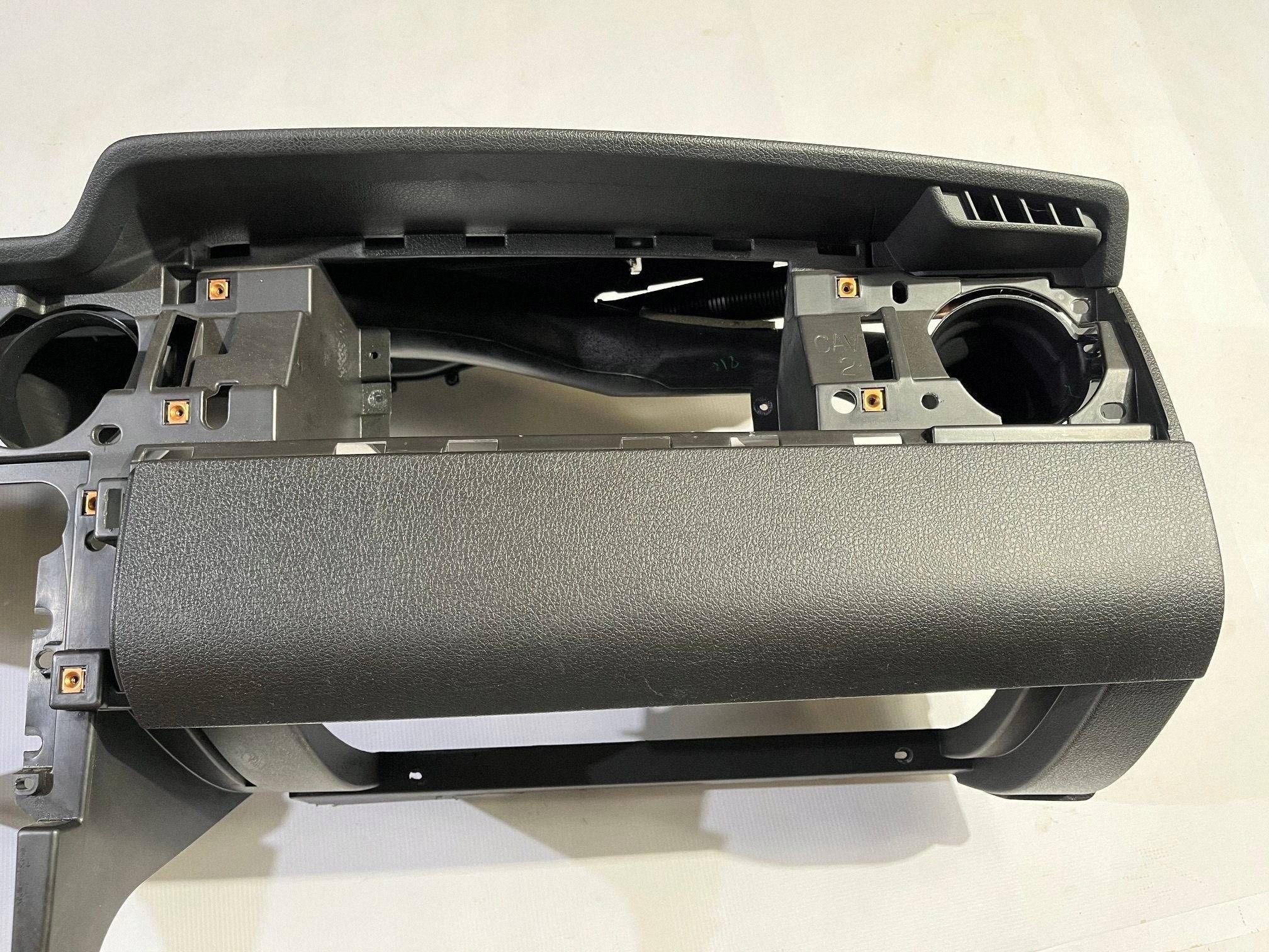 dashboard instrument panel console Ford Mustang V 2005-2009