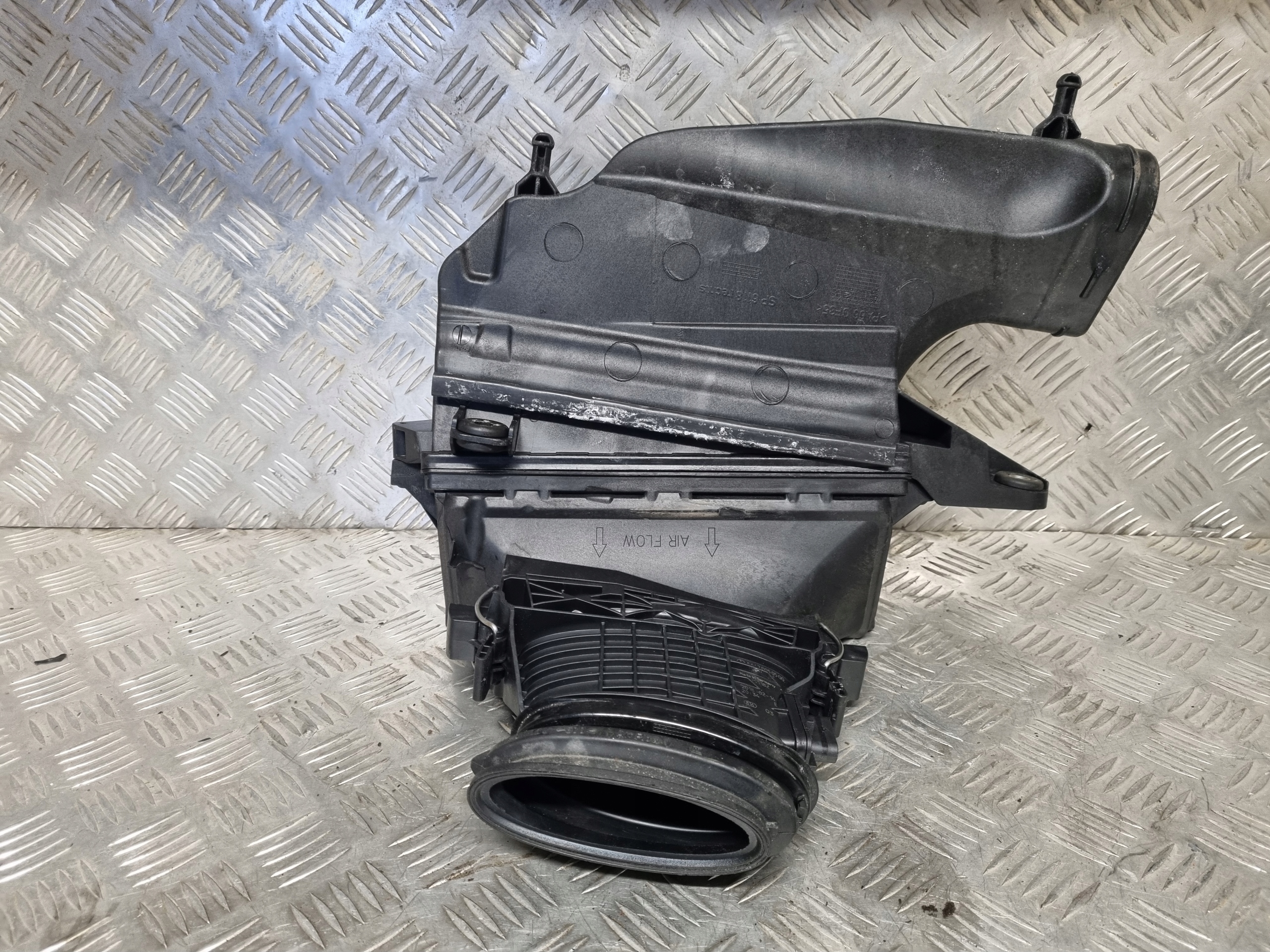 MERCEDES G KLASA 350 CDI OBUDOWA FILTRA POWIETRZA Typ silnika Diesel