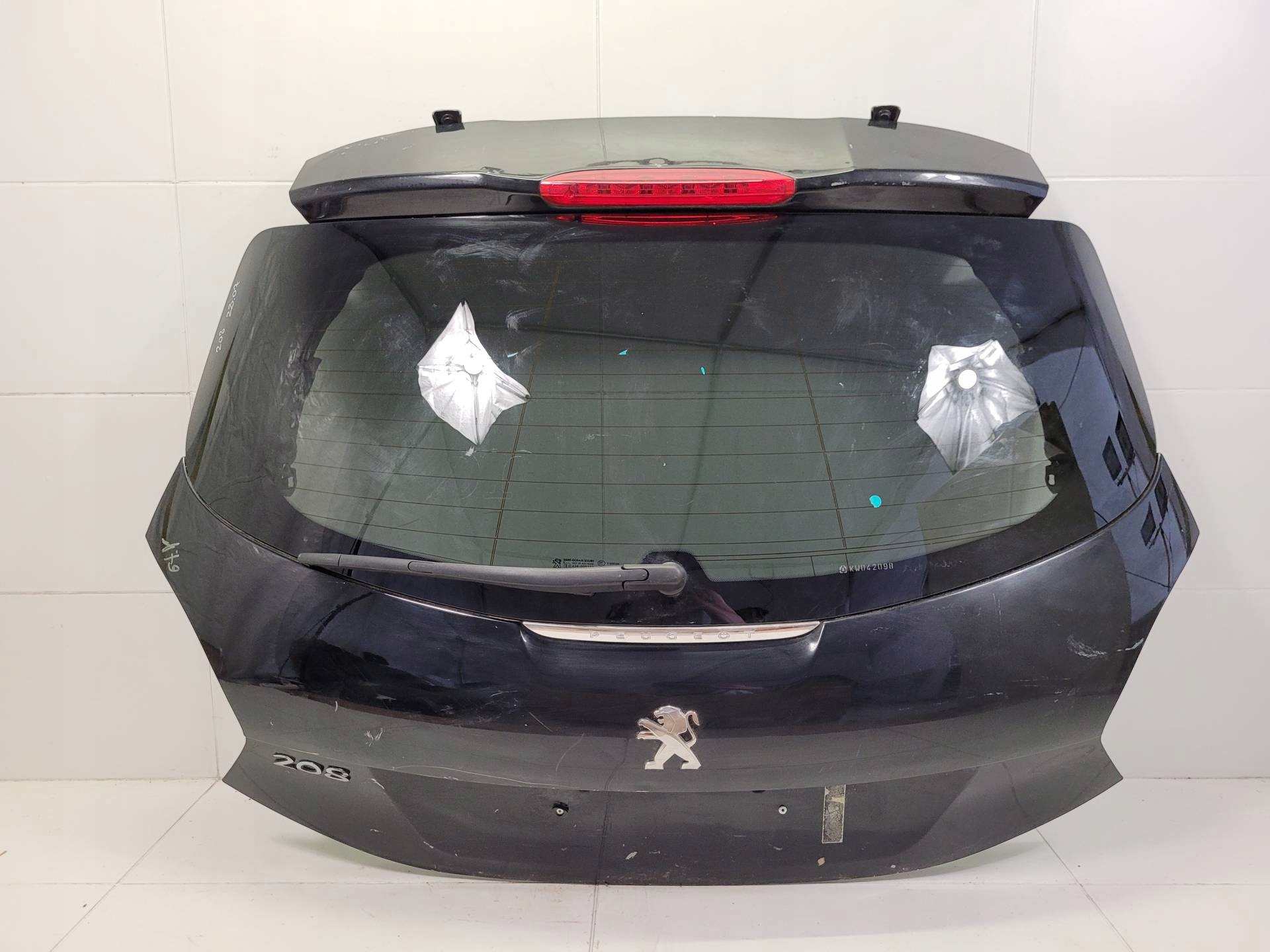 rear trunk door boot Peugeot 208 2015