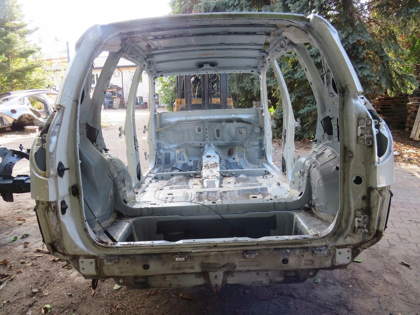 ПЕРЕДНЯ ПАНЕЛЬ ЗАДНІЙ ЗАД. ЗАД ЧЕТВЕРТИНА 070 RAV 4 III РЕСТАЙЛІНГ