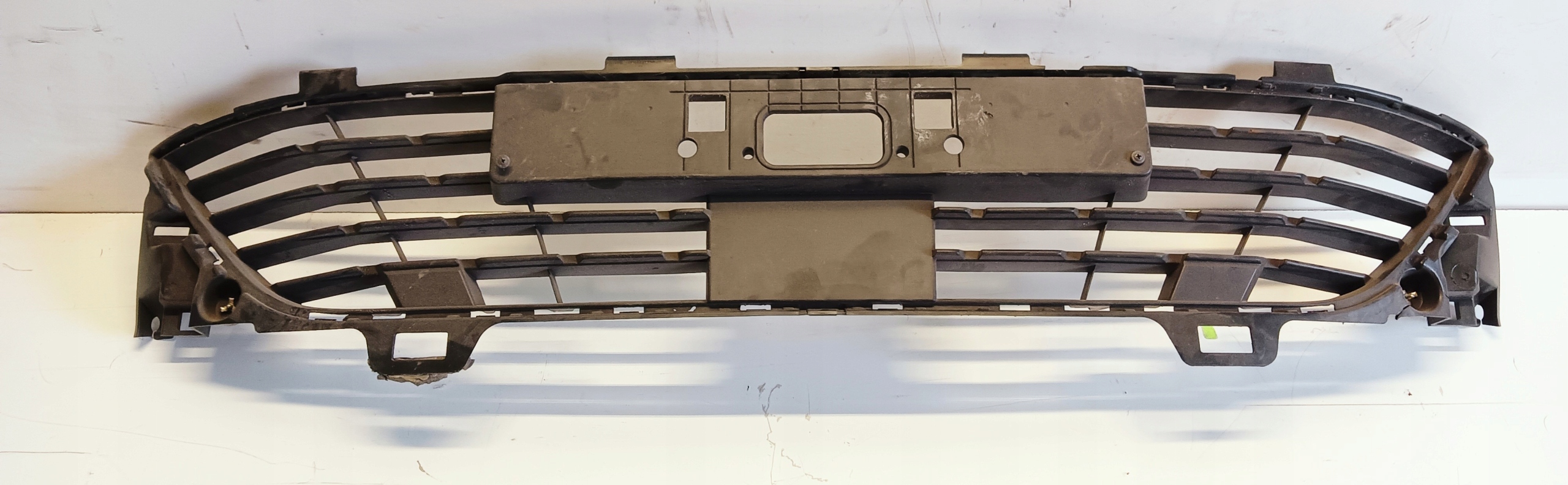 grid of a bumper central RENAULT CLIO V