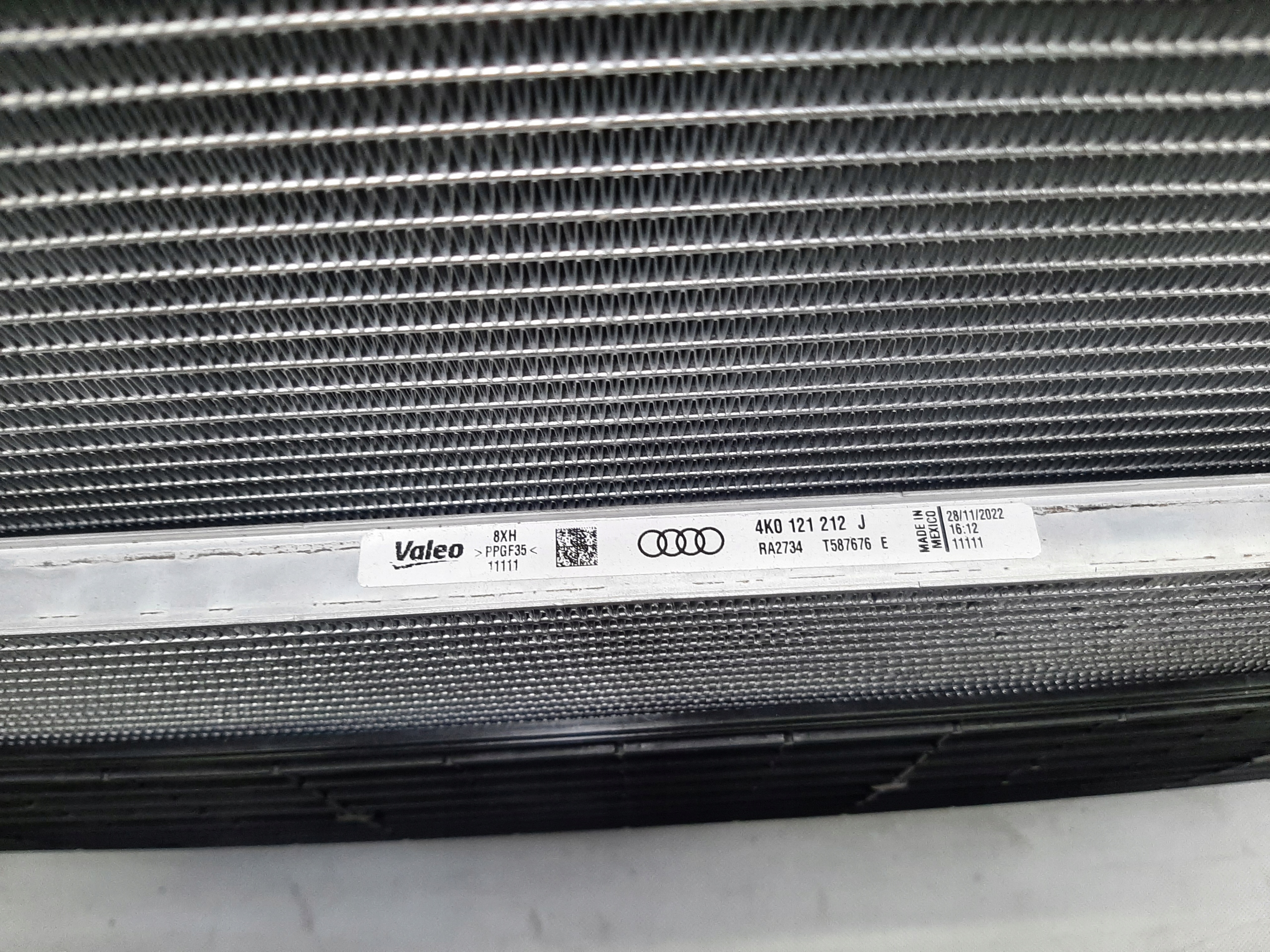 AUDI A6 A7 C8 18- PAS PRZEDNI KOMPLETNY CHŁODNICE WENTYLATOR 4K0805594 NOWY Strona zabudowy przód