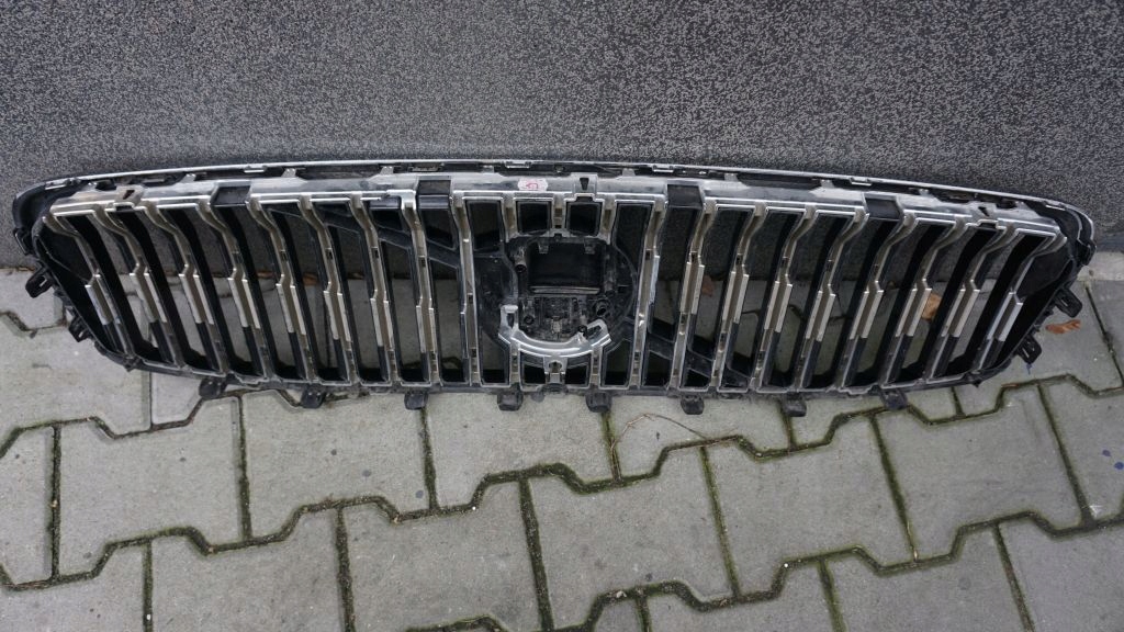 VOLVO XC60 II LIFT - grill grille radiator
